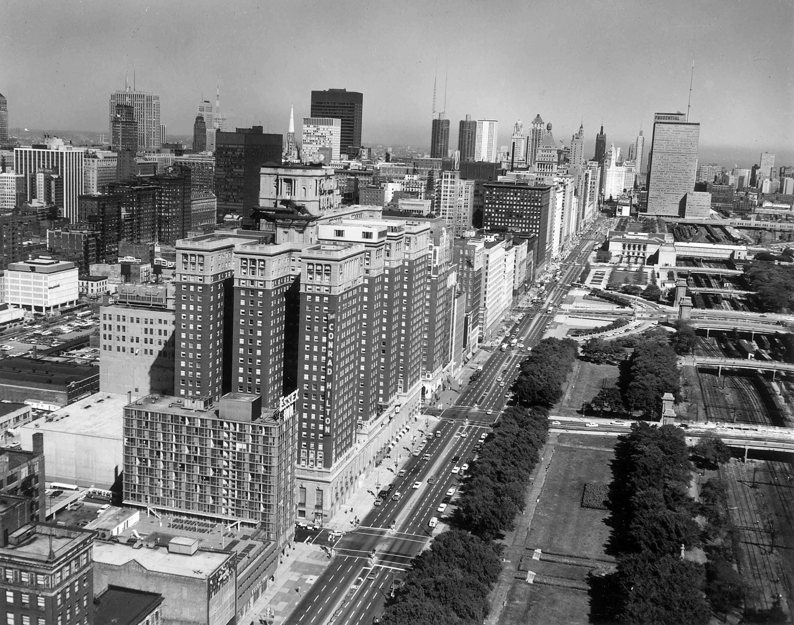 Exterior | Hilton Chicago