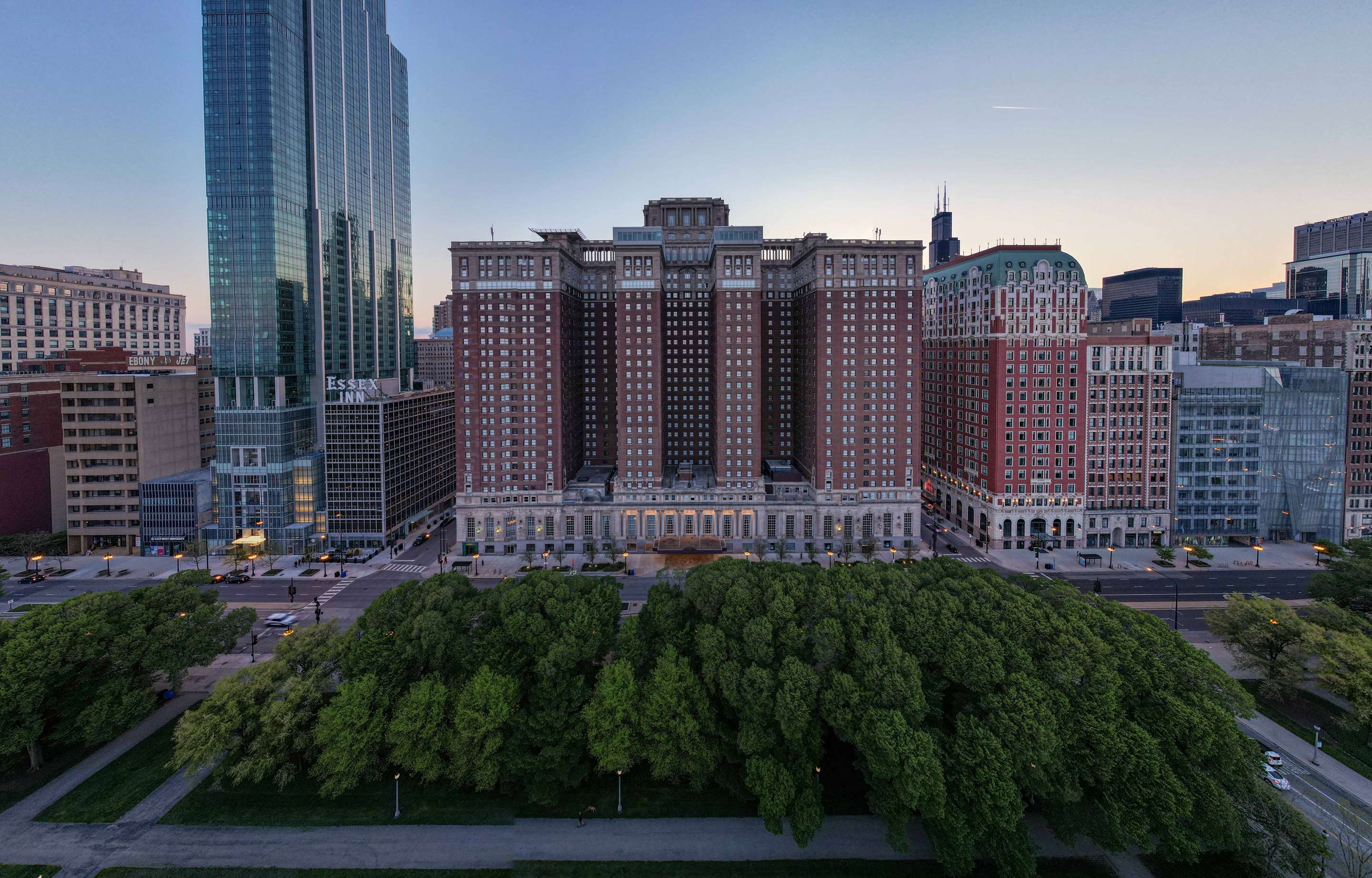 Exterior | Hilton Chicago