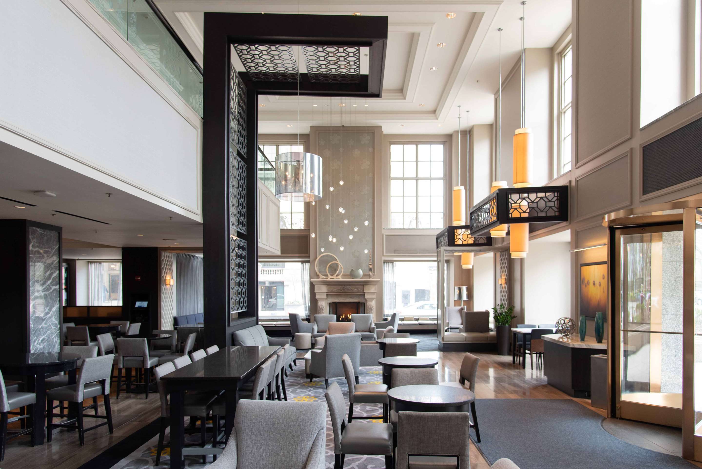 BarLounge | Hilton Chicago