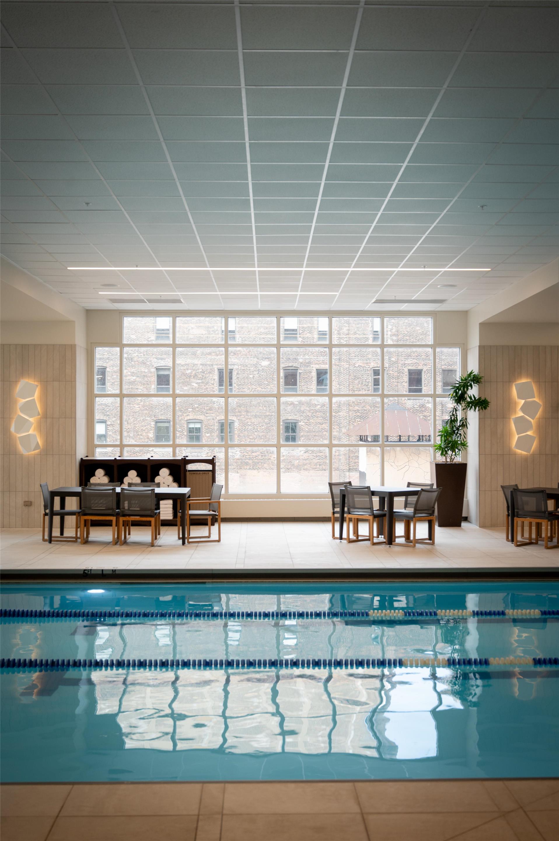 Pool | Hilton Chicago