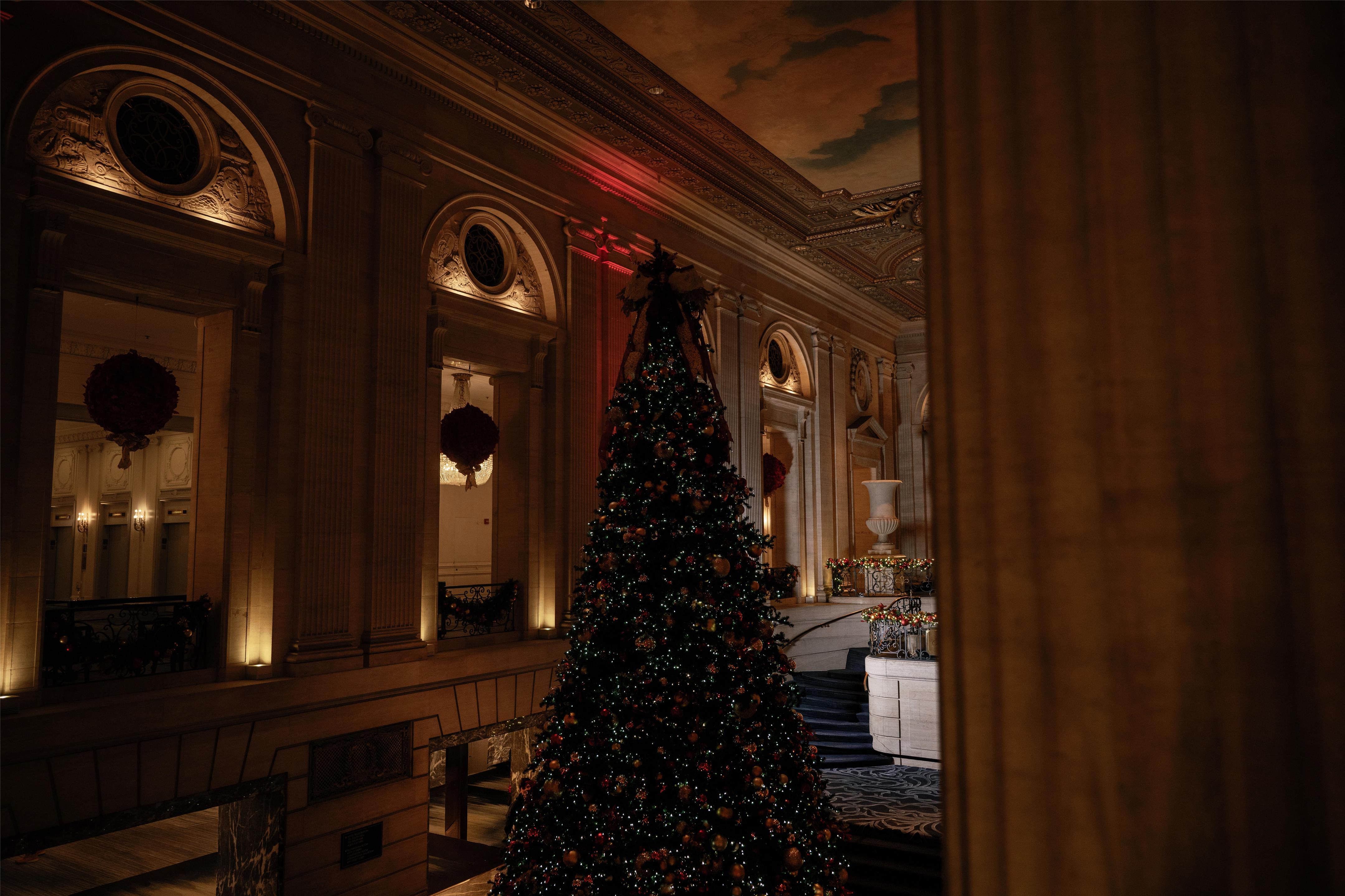 Lobby | Hilton Chicago