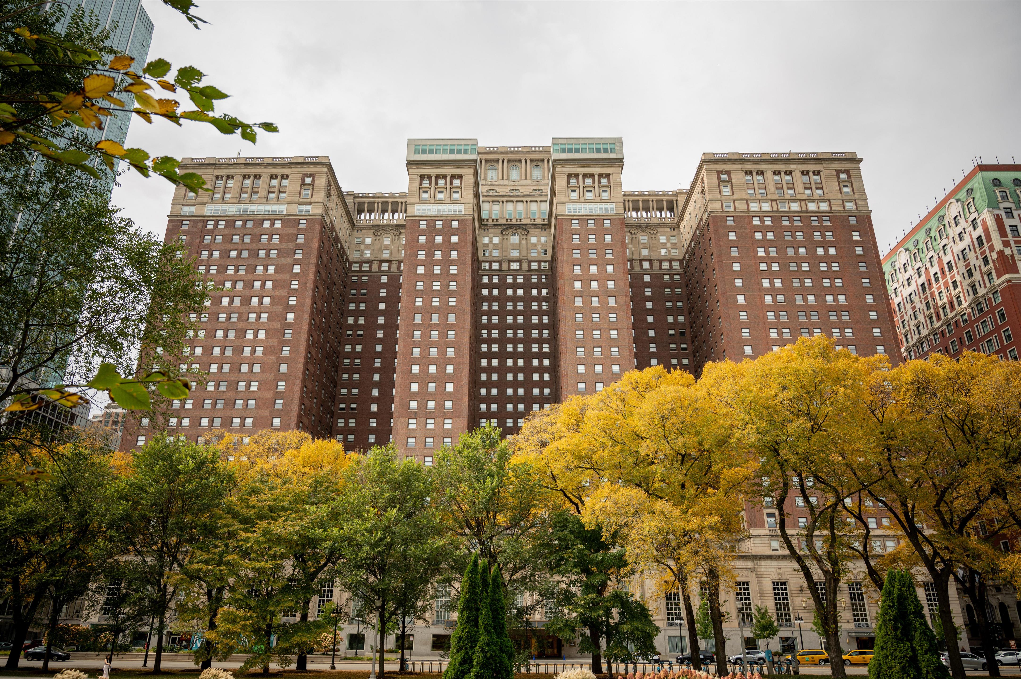 Exterior | Hilton Chicago