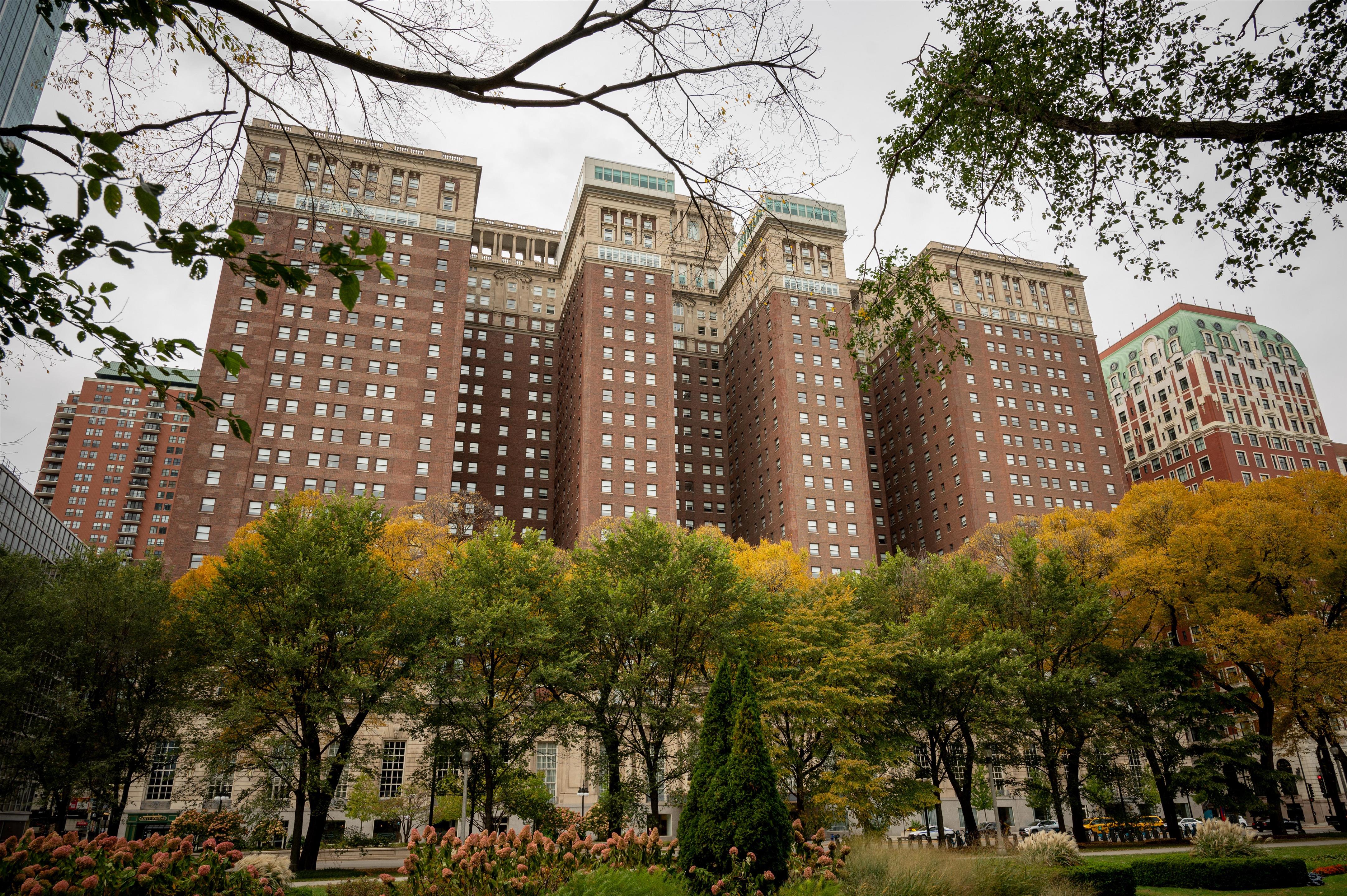Exterior | Hilton Chicago