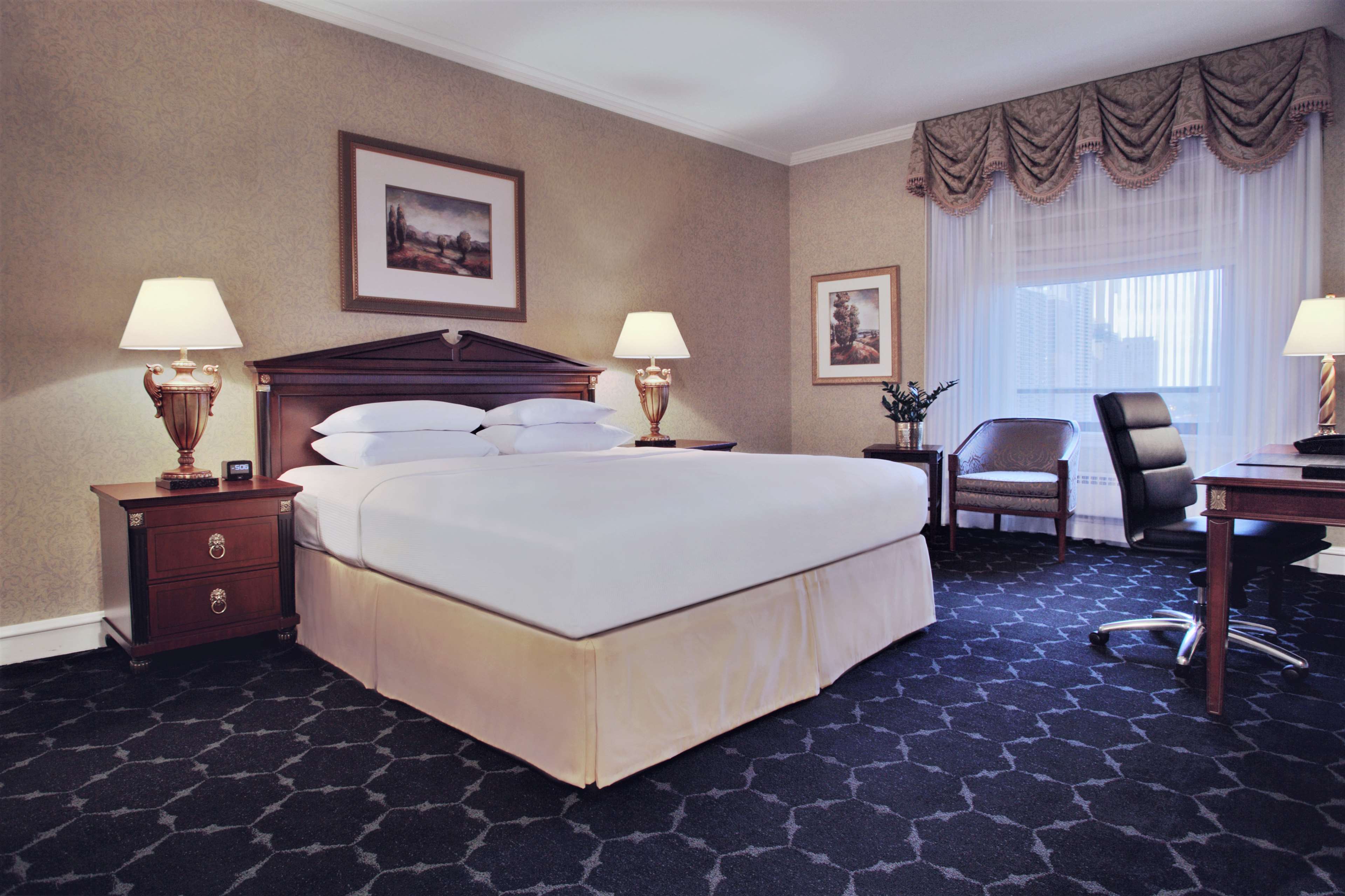 The Drake, a Hilton Hotel Room Type - 1 KING LAKEVIEW HIGH FLOOR