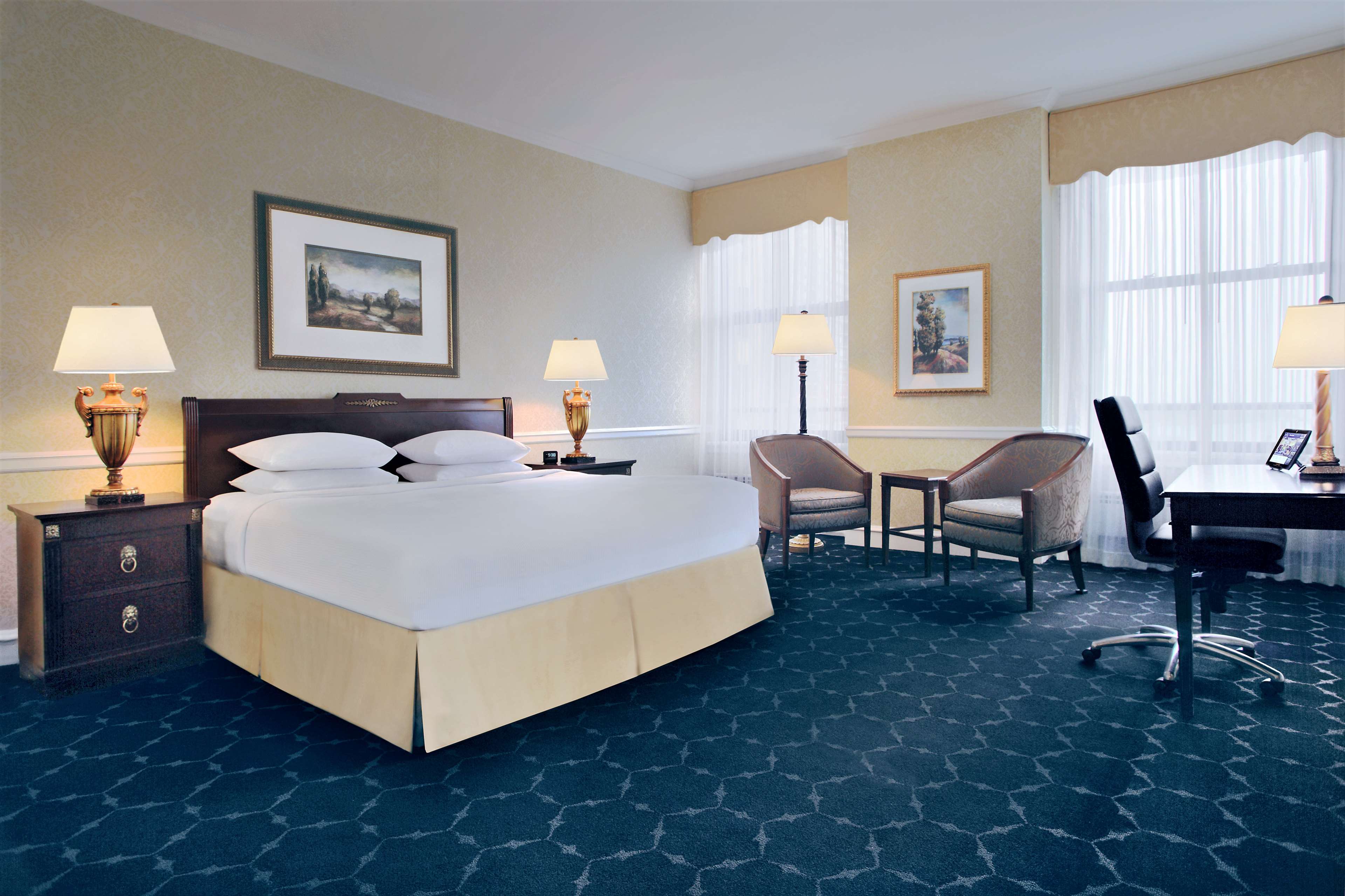 The Drake, a Hilton Hotel Room Type - 1 KING DELUXE HIGH FLOOR