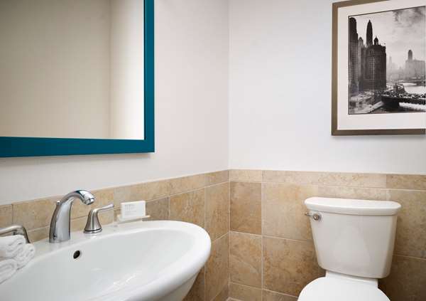  - Hampton Inn Magnificent Mile Chicago