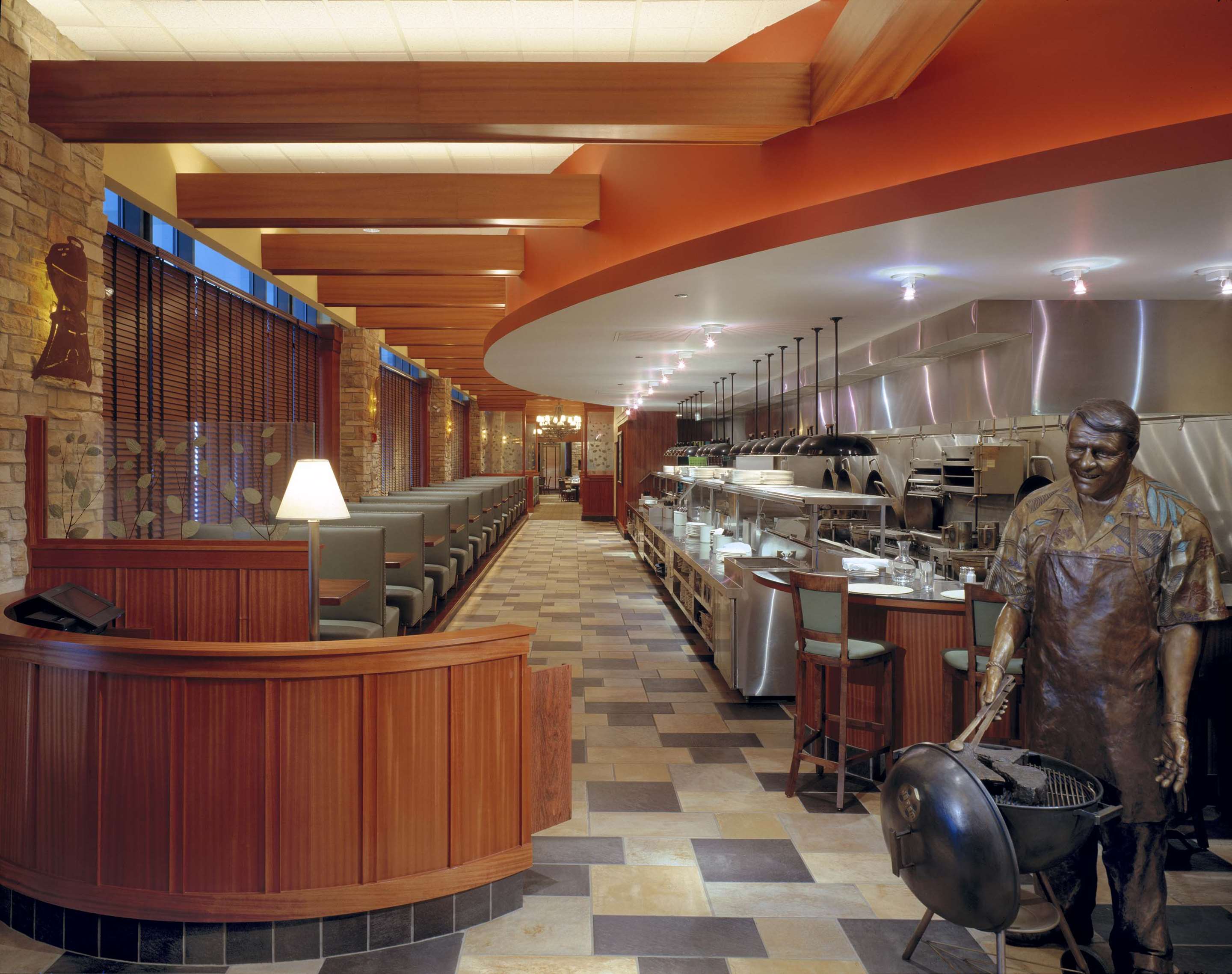Restaurant | Hilton Garden Inn Chicago Downtown/Magnificent Mile