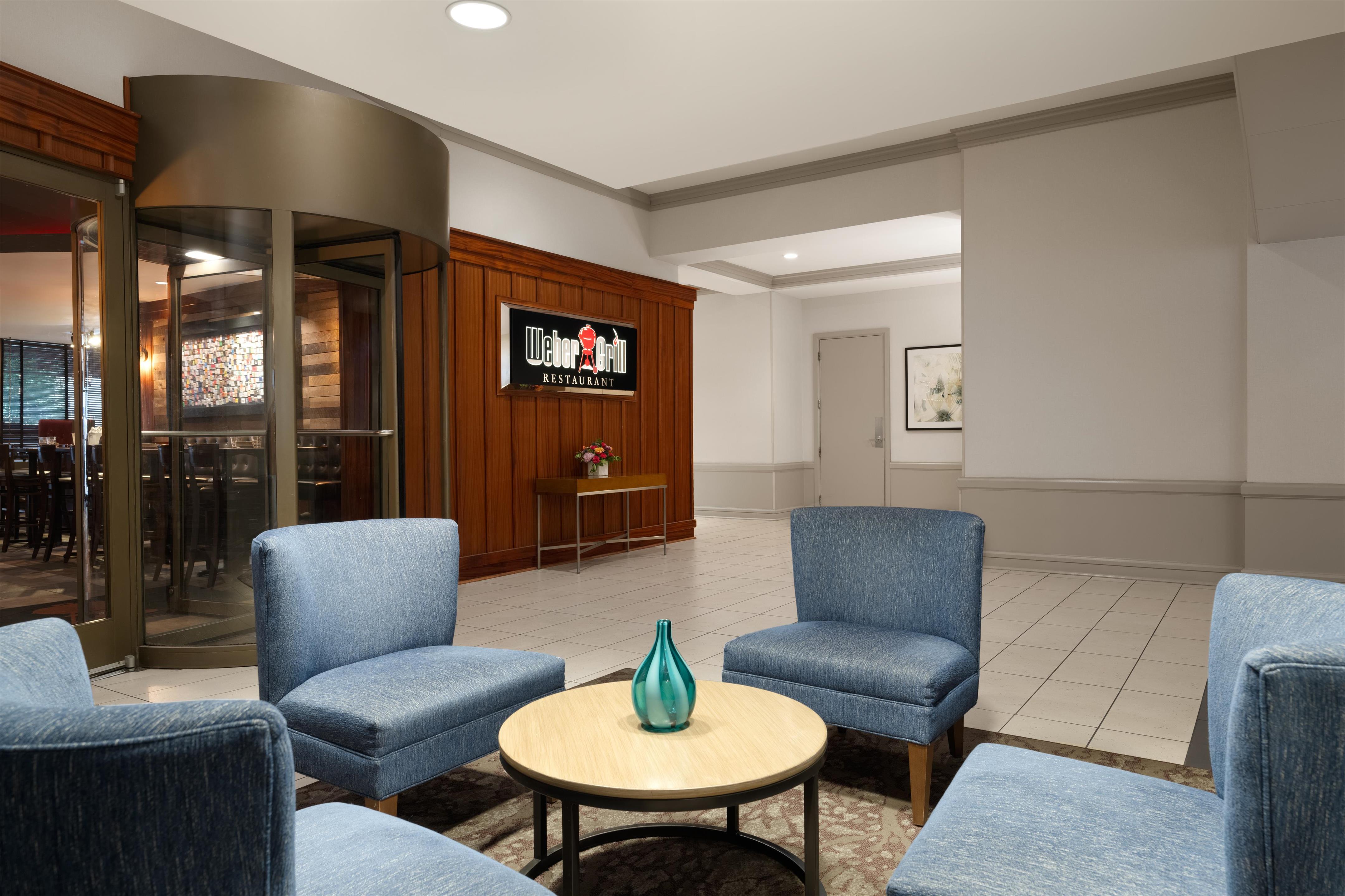Lobby | Hilton Garden Inn Chicago Downtown/Magnificent Mile