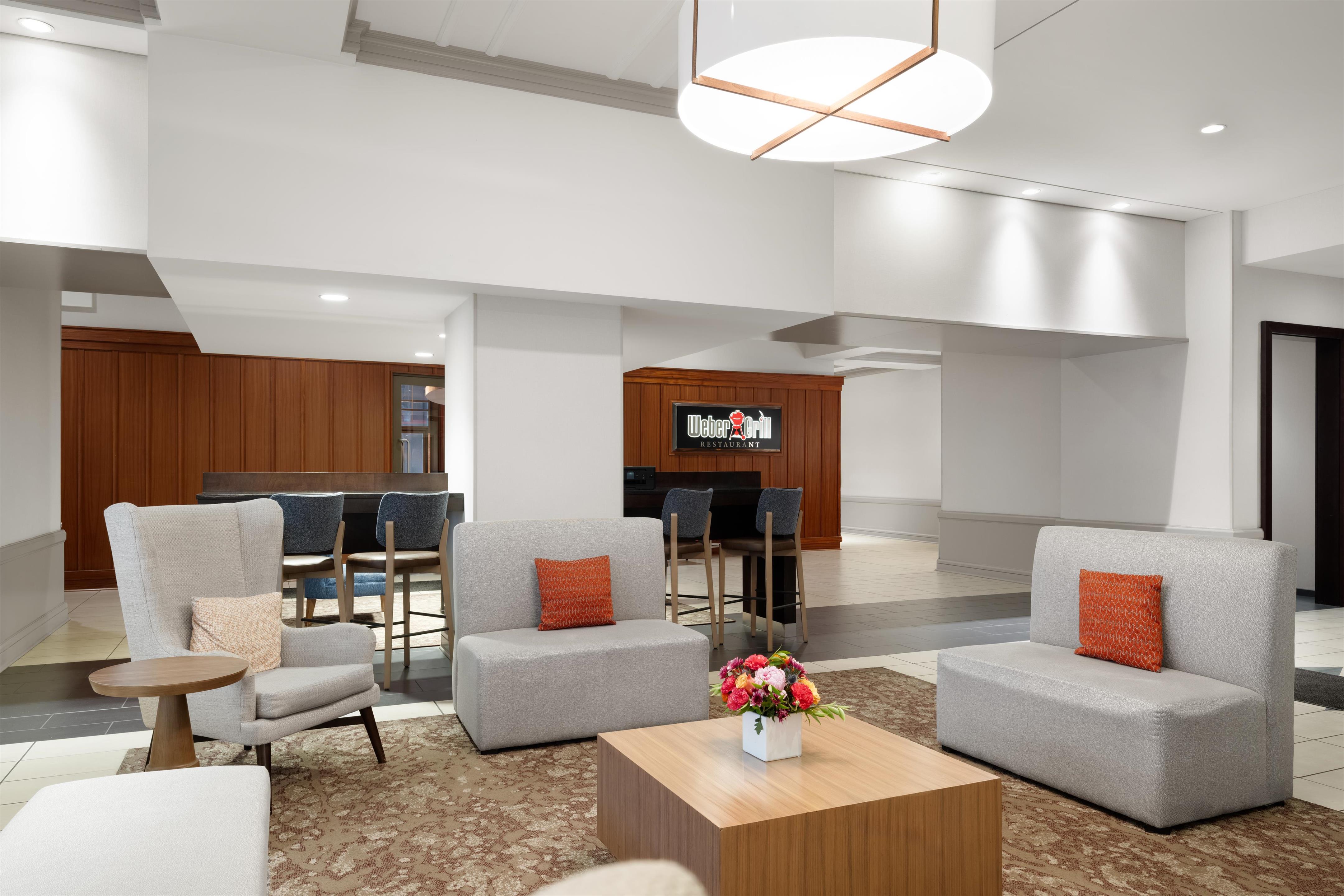 Lobby | Hilton Garden Inn Chicago Downtown/Magnificent Mile