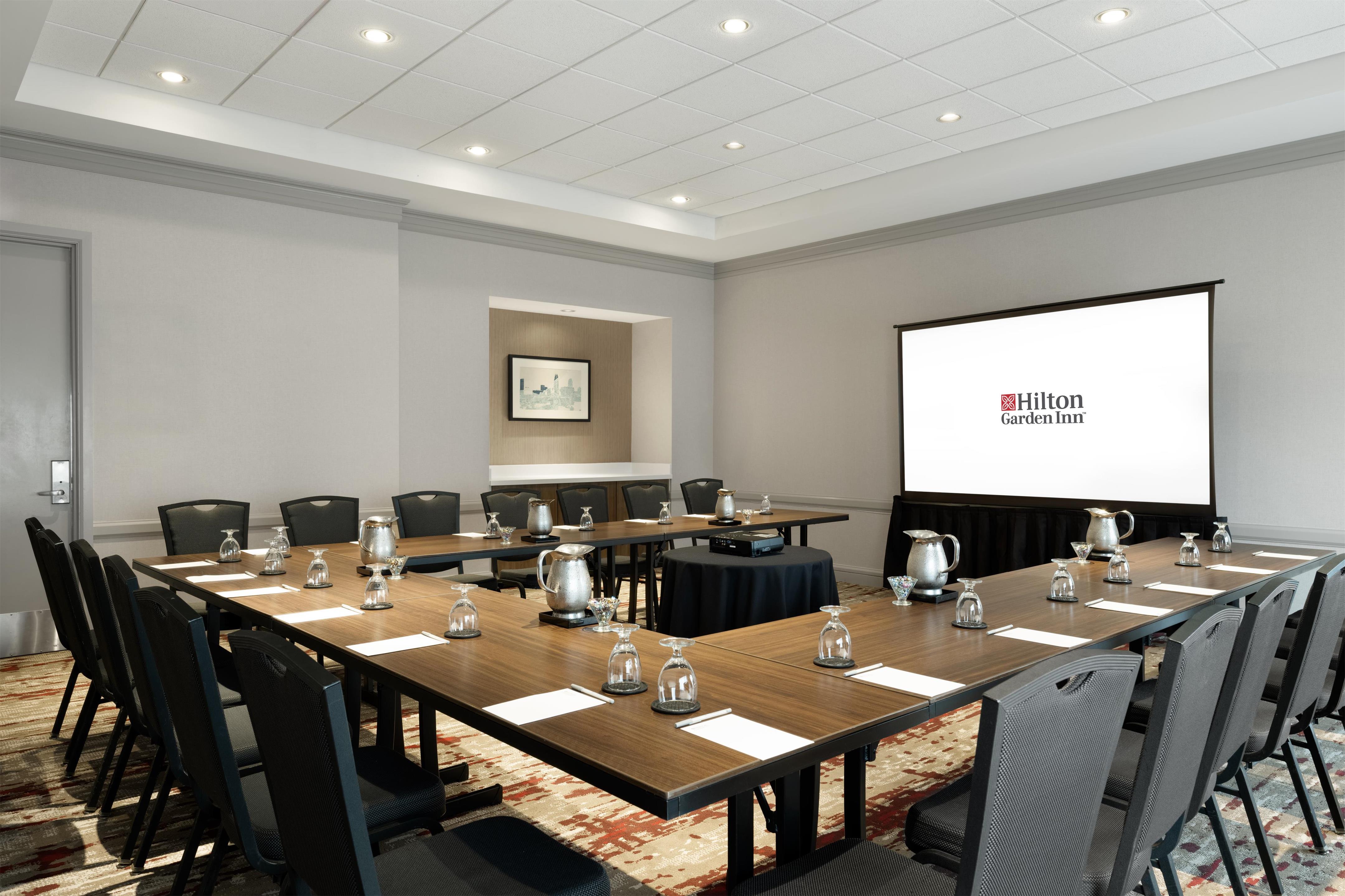 Meeting Room | Hilton Garden Inn Chicago Downtown/Magnificent Mile
