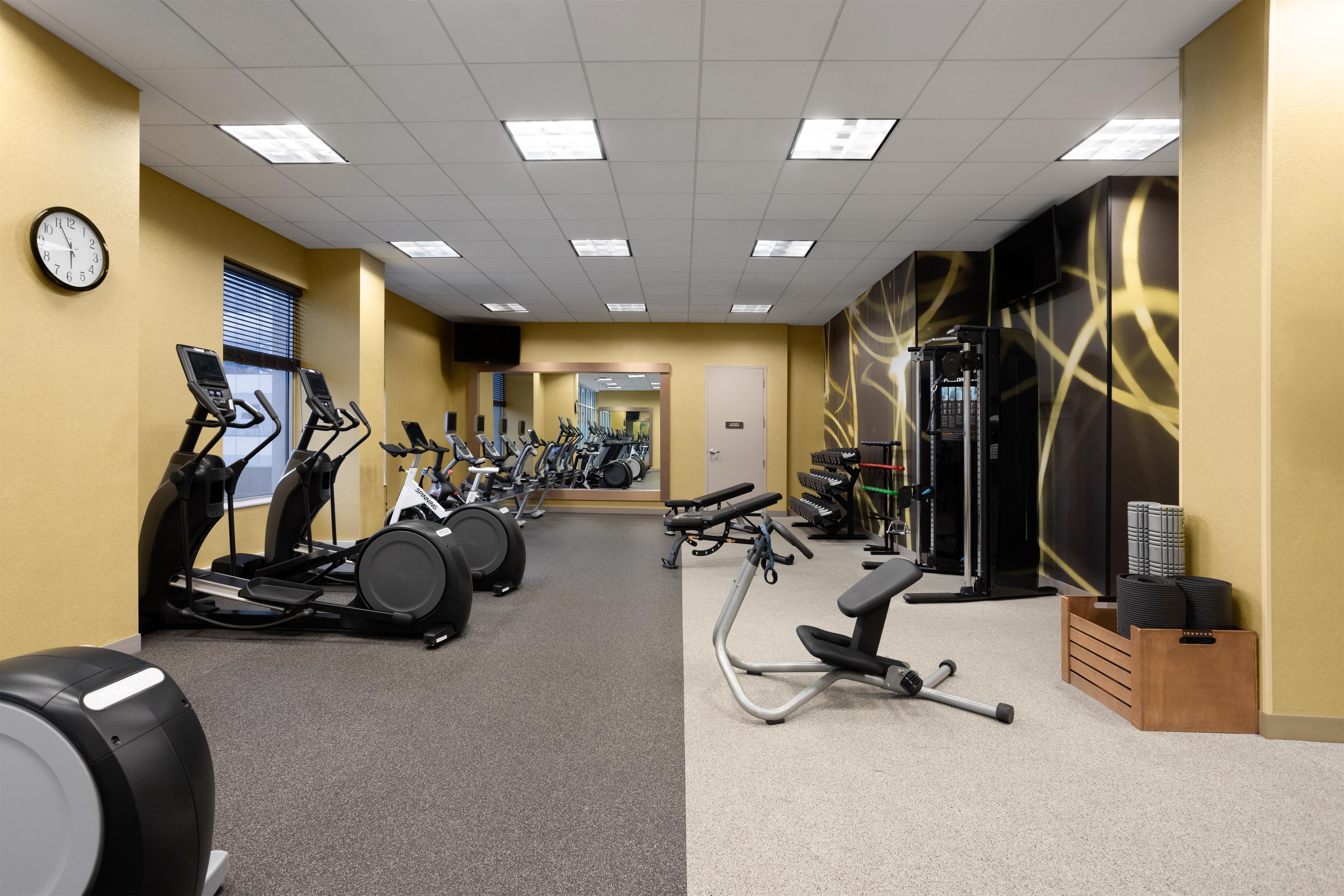 Health club fitness center gym | Hilton Garden Inn Chicago Downtown/Magnificent Mile