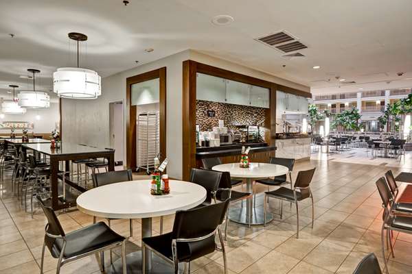Restaurant - Embassy Suites Downtown Chicago