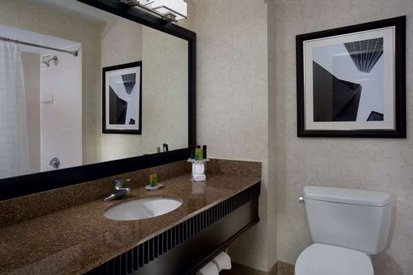  - Embassy Suites Downtown Chicago