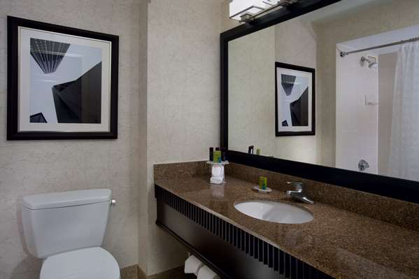  - Embassy Suites Downtown Chicago