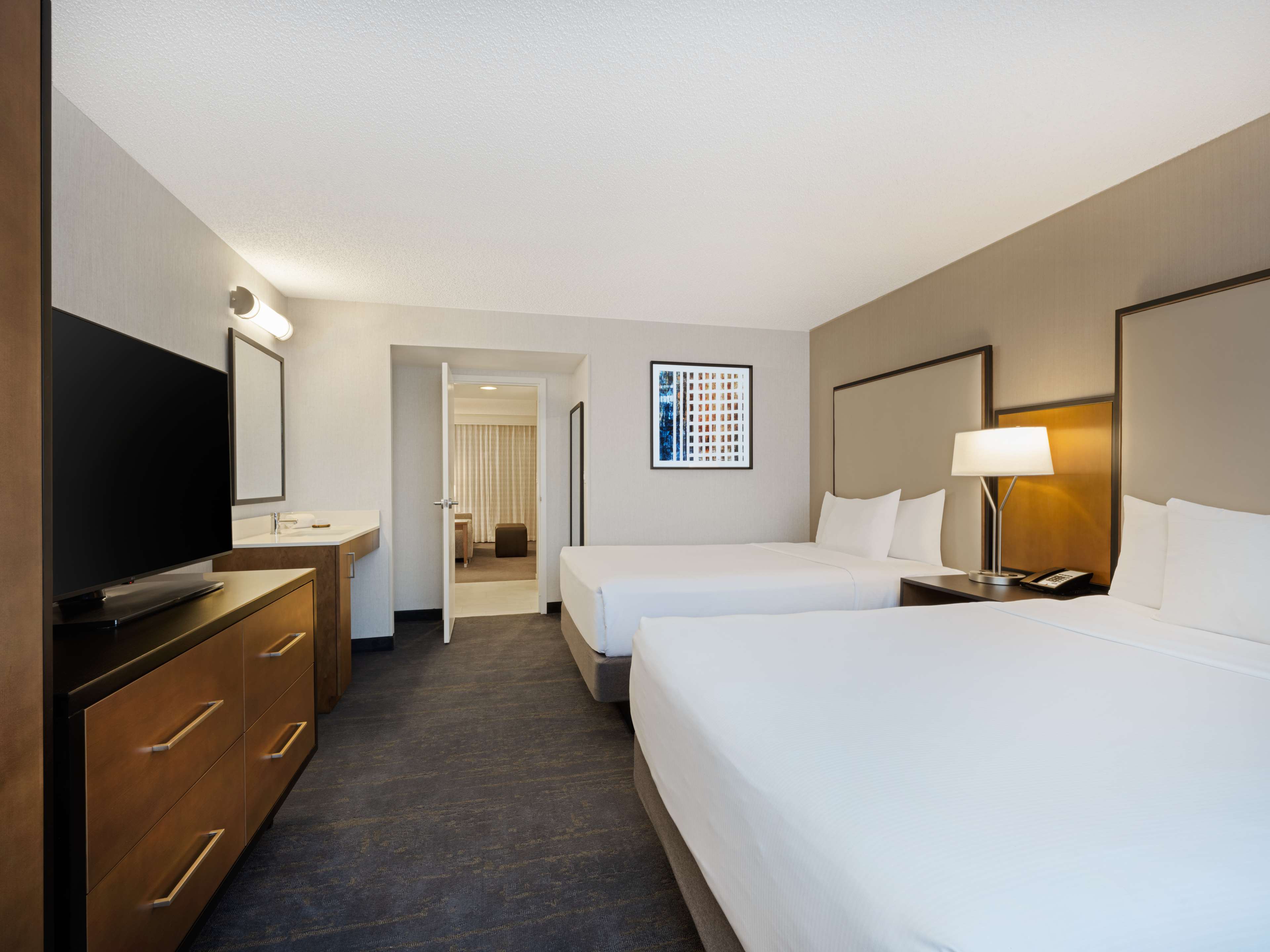 Embassy Suites Chicago Downtown - No Resort Fee Room Type - 2 DOUBLE BEDS CITYVIEW STE
