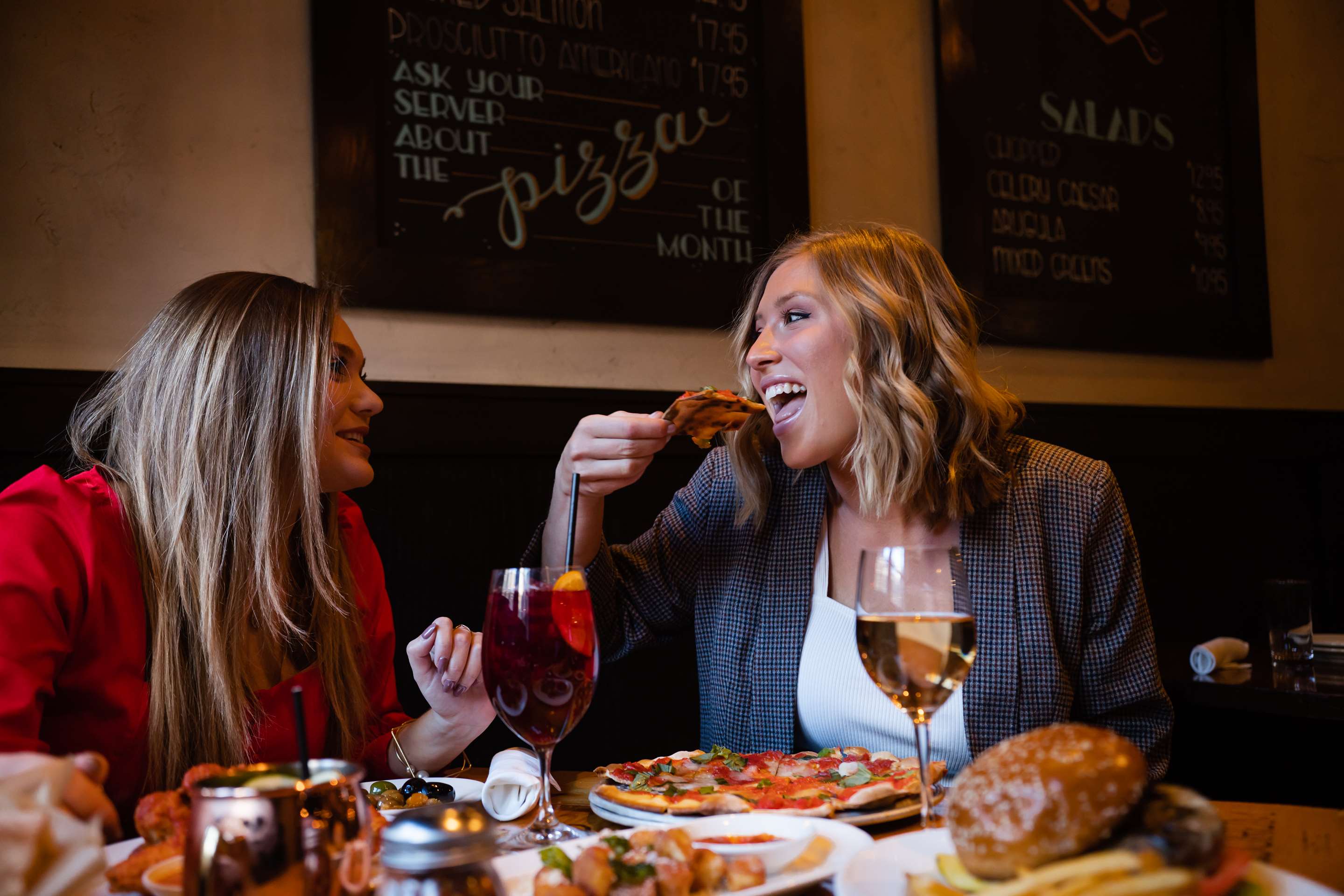 Restaurant | Embassy Suites by Hilton Chicago Downtown River North