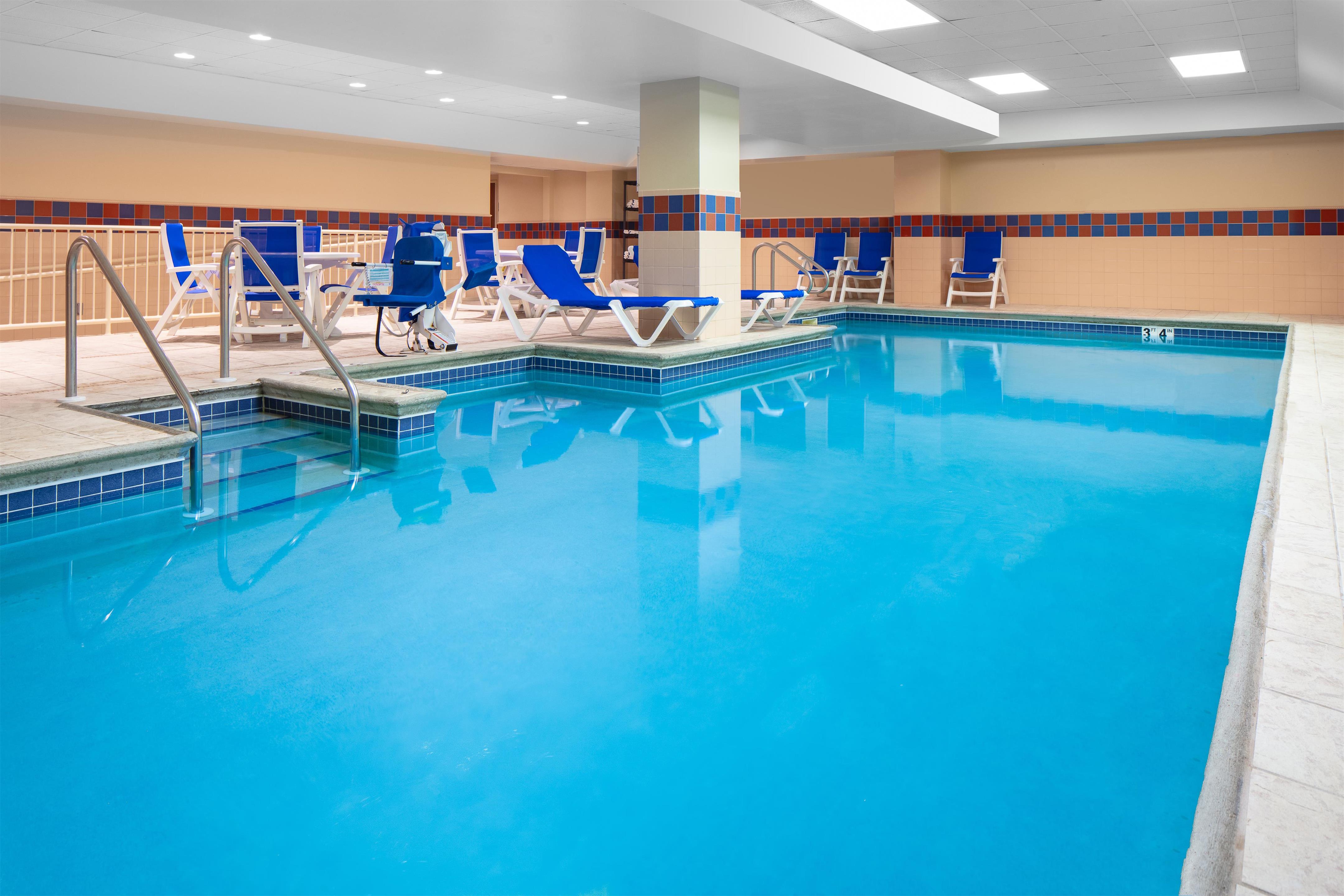 Pool | Hampton Inn Freeport