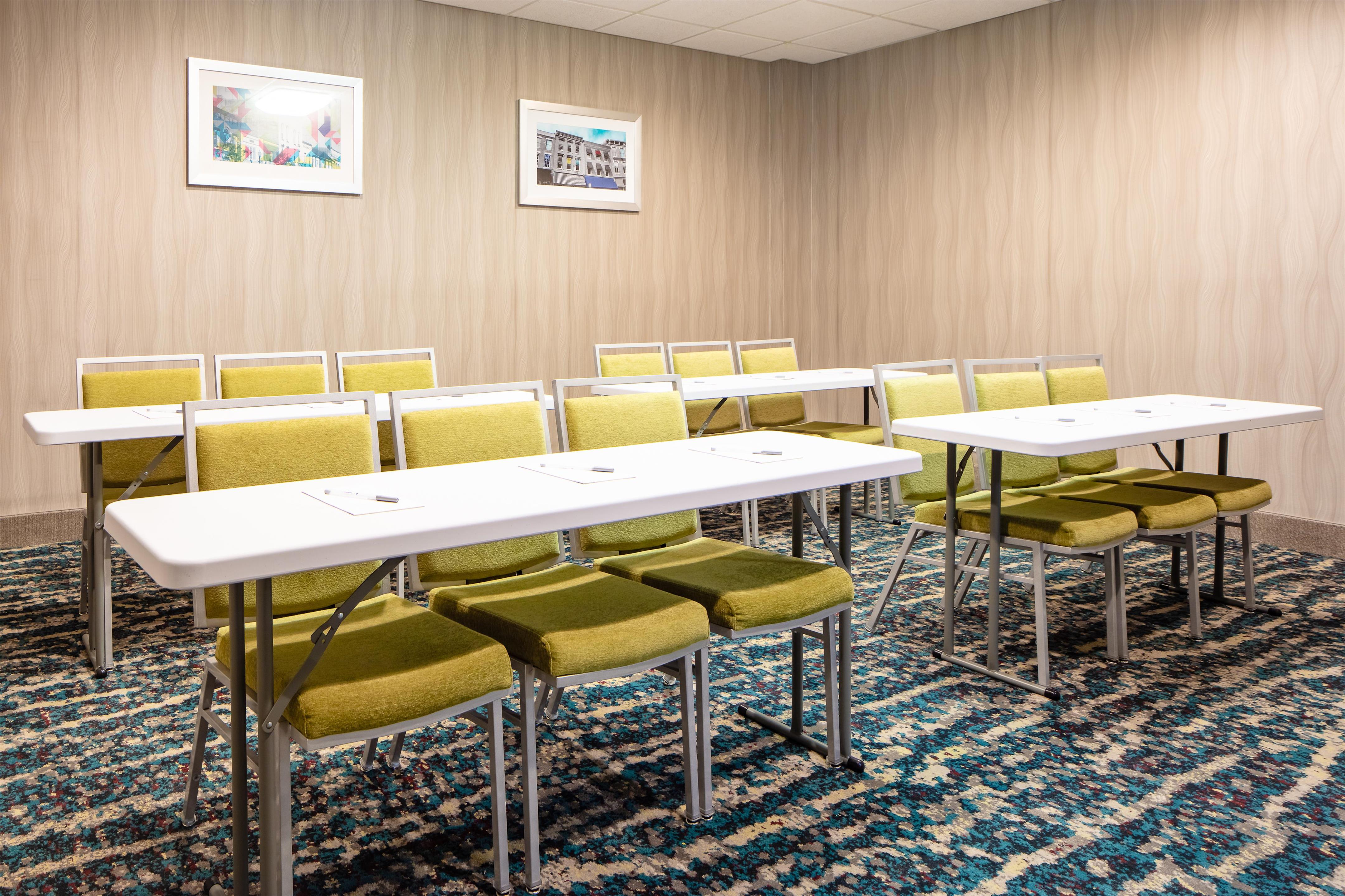 Meeting Room | Hampton Inn Freeport