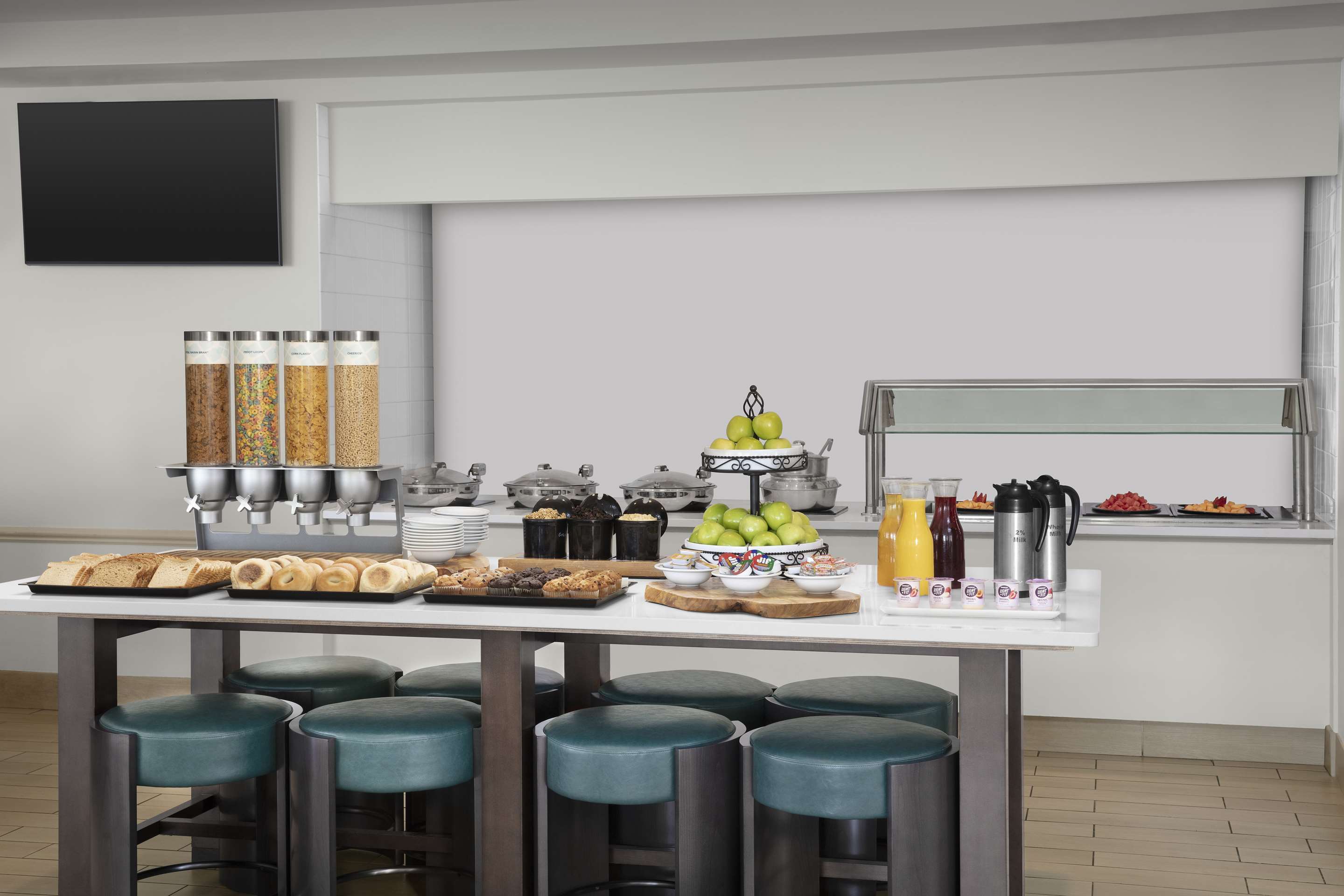 Breakfast Area | Hilton Garden Inn Hoffman Estates
