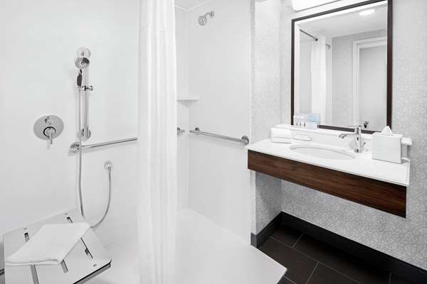  - Hampton Inn & Suites Downtown Chicago