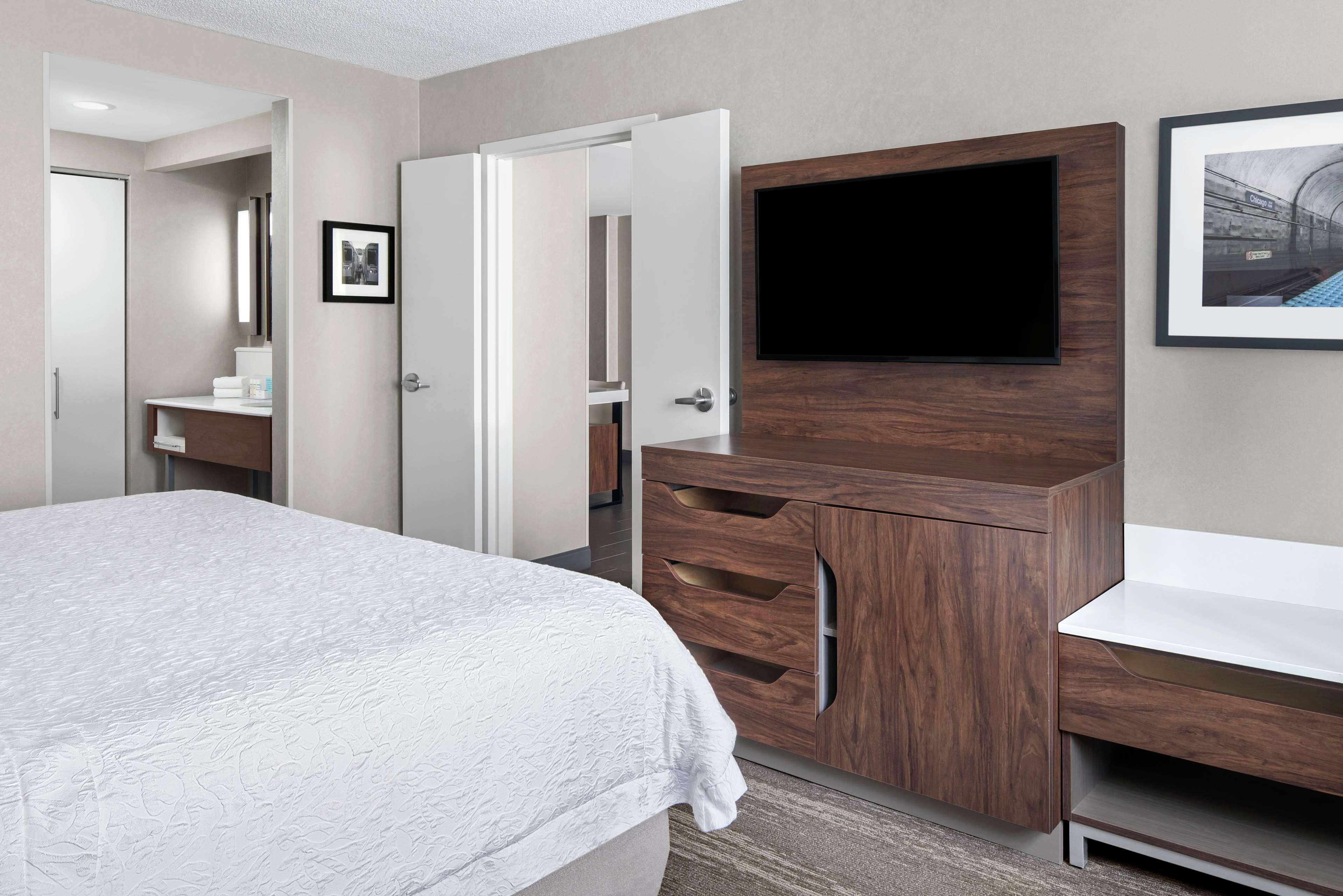 Hampton Inn & Suites Chicago Downtown Room Type - 1 K SUITE