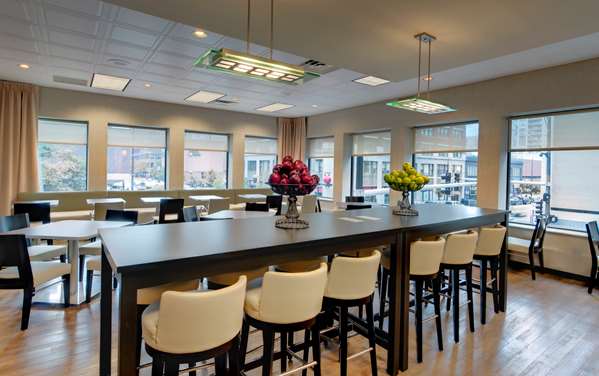 Restaurant - Hampton Inn & Suites Downtown Chicago