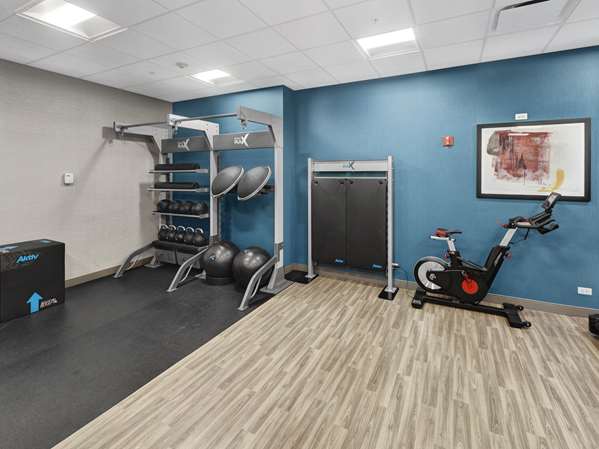 Fitness/ Exercise Room - Hampton Inn & Suites Downtown Chicago