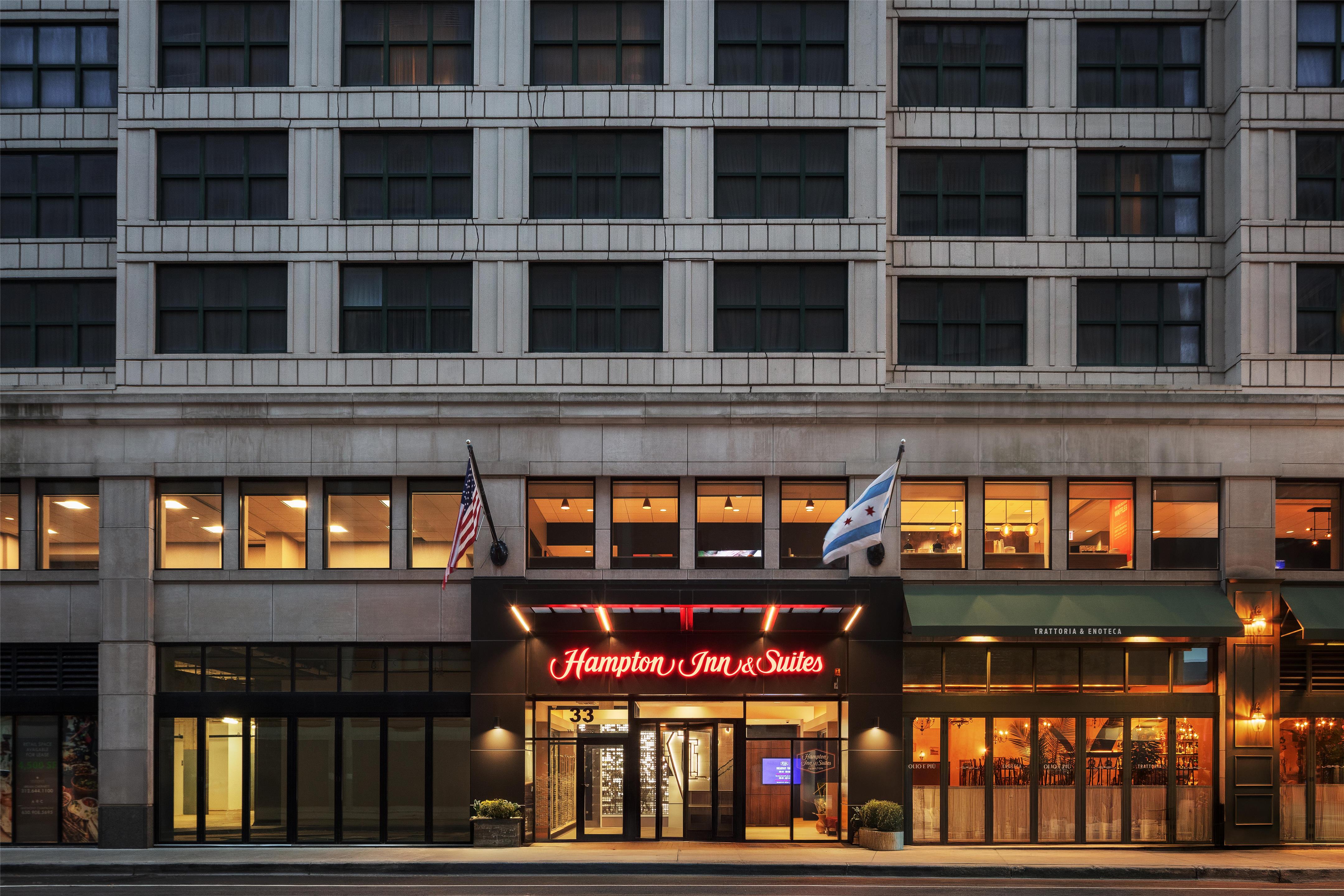 Exterior | Hampton Inn & Suites Chicago Downtown