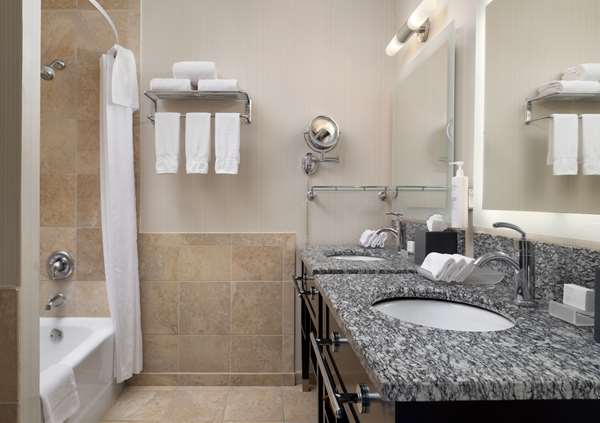  - Homewood Suites by Hilton Magnificent Mile Chicago