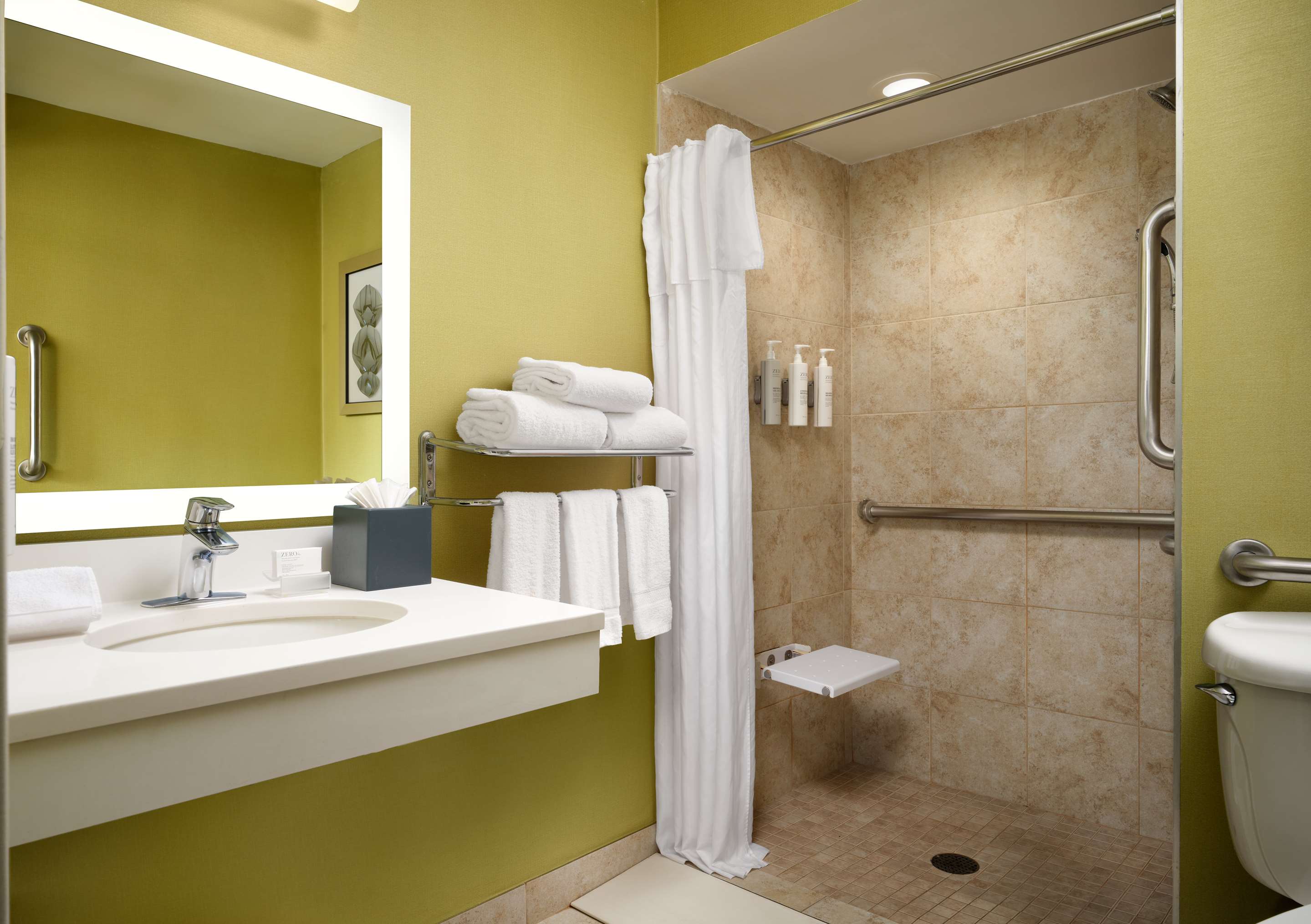 Guest room bath
