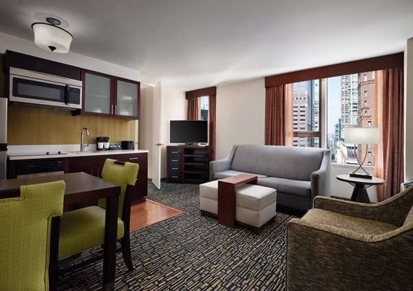  - Homewood Suites by Hilton Magnificent Mile Chicago