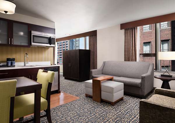  - Homewood Suites by Hilton Magnificent Mile Chicago