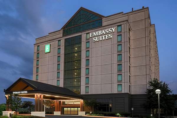 Exterior view - Embassy Suites Oak Brook Lombard