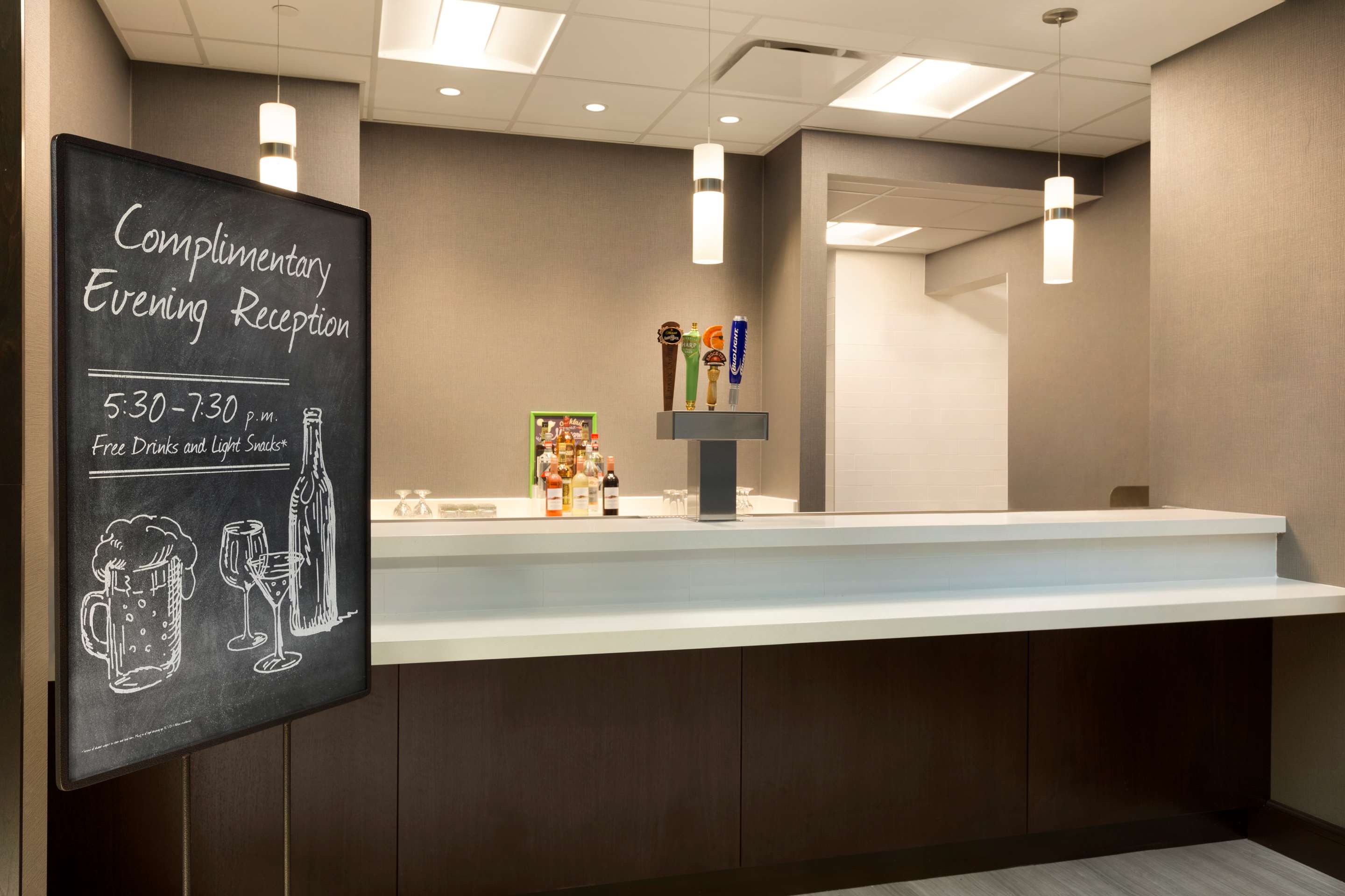 BarLounge | Embassy Suites by Hilton Chicago Lombard Oak Brook