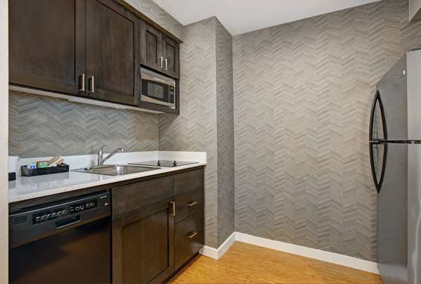  - Homewood Suites by Hilton Lincolnshire - I-94, Exit 21