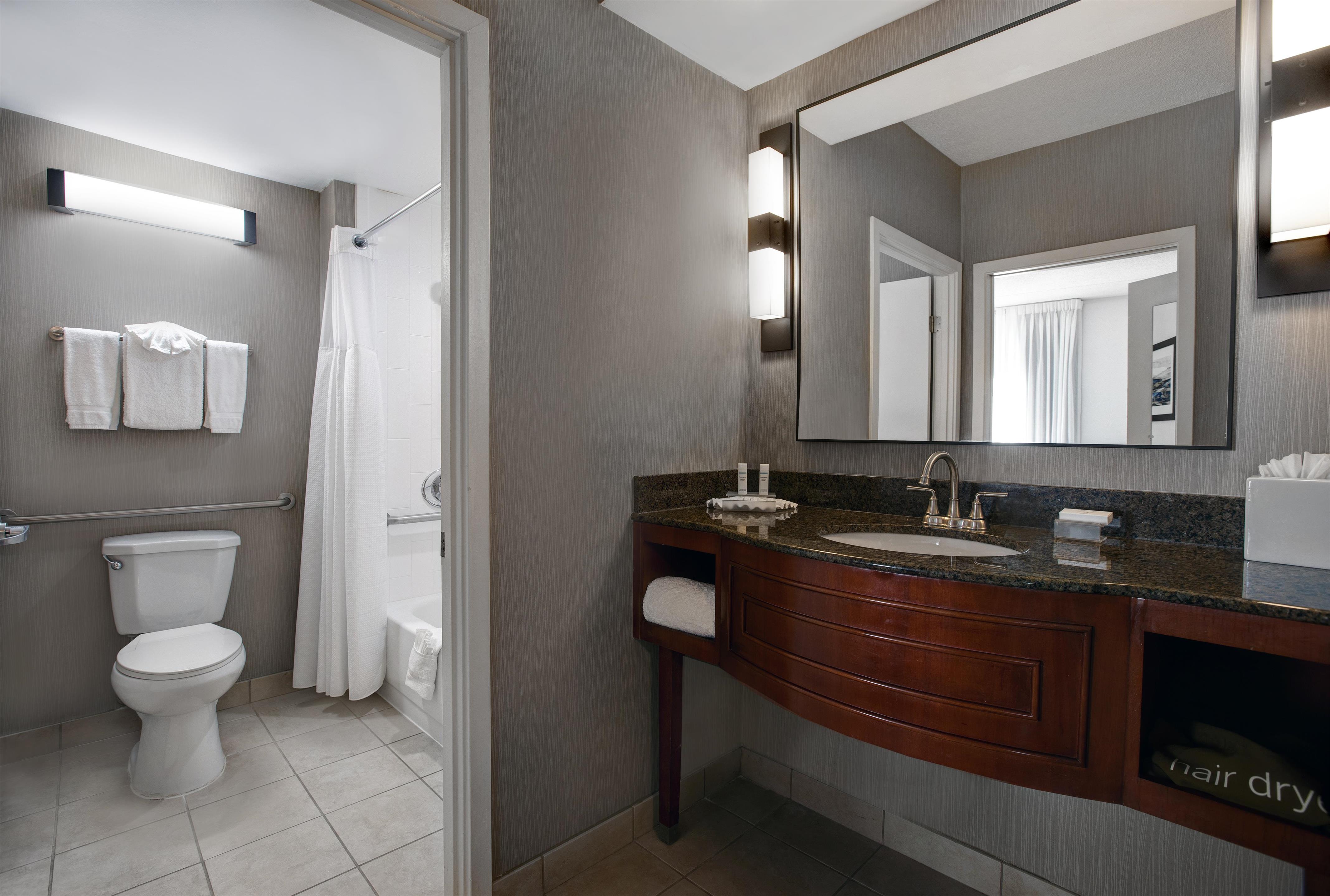 Guest room bath