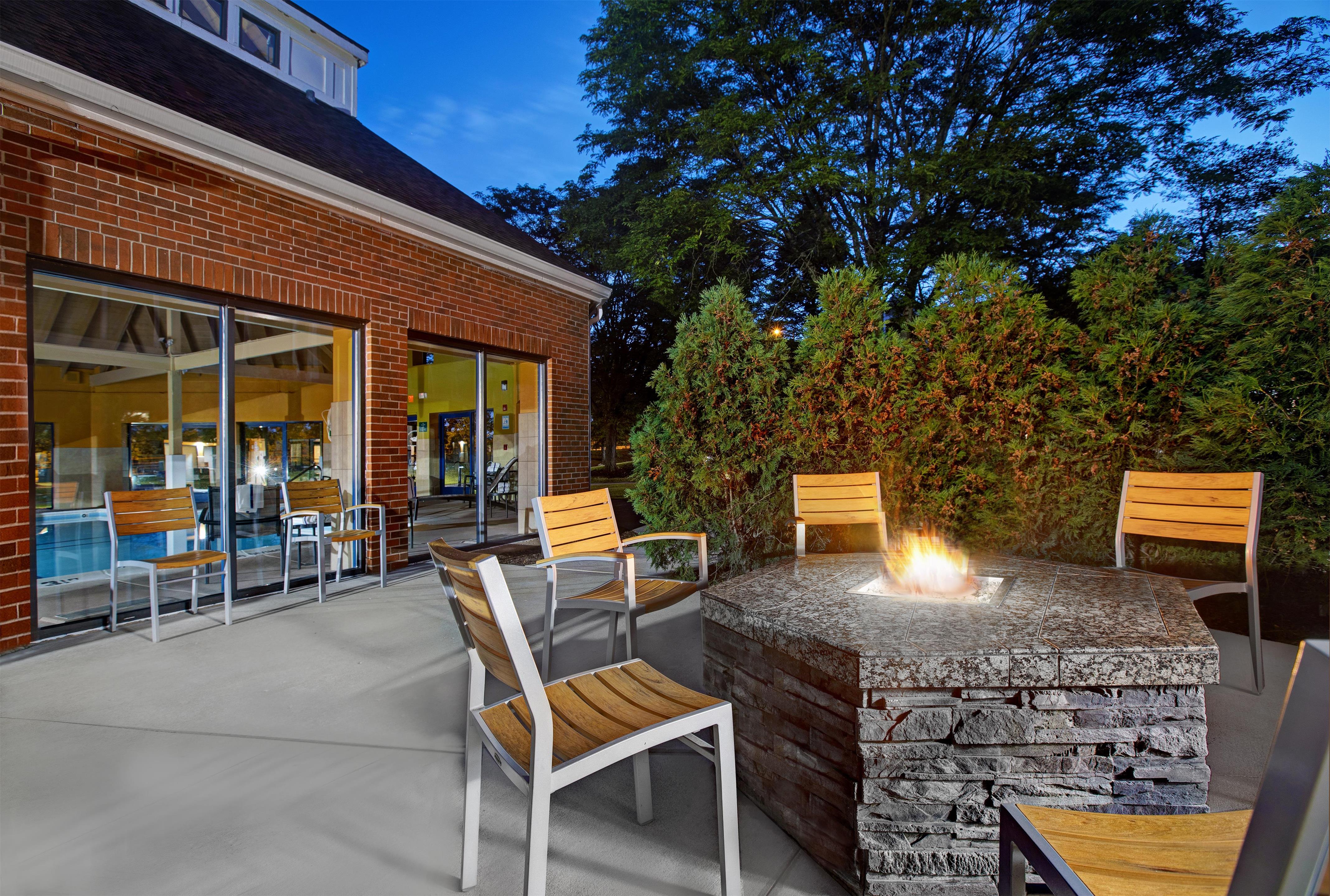 Exterior | Homewood Suites by Hilton Chicago-Lincolnshire