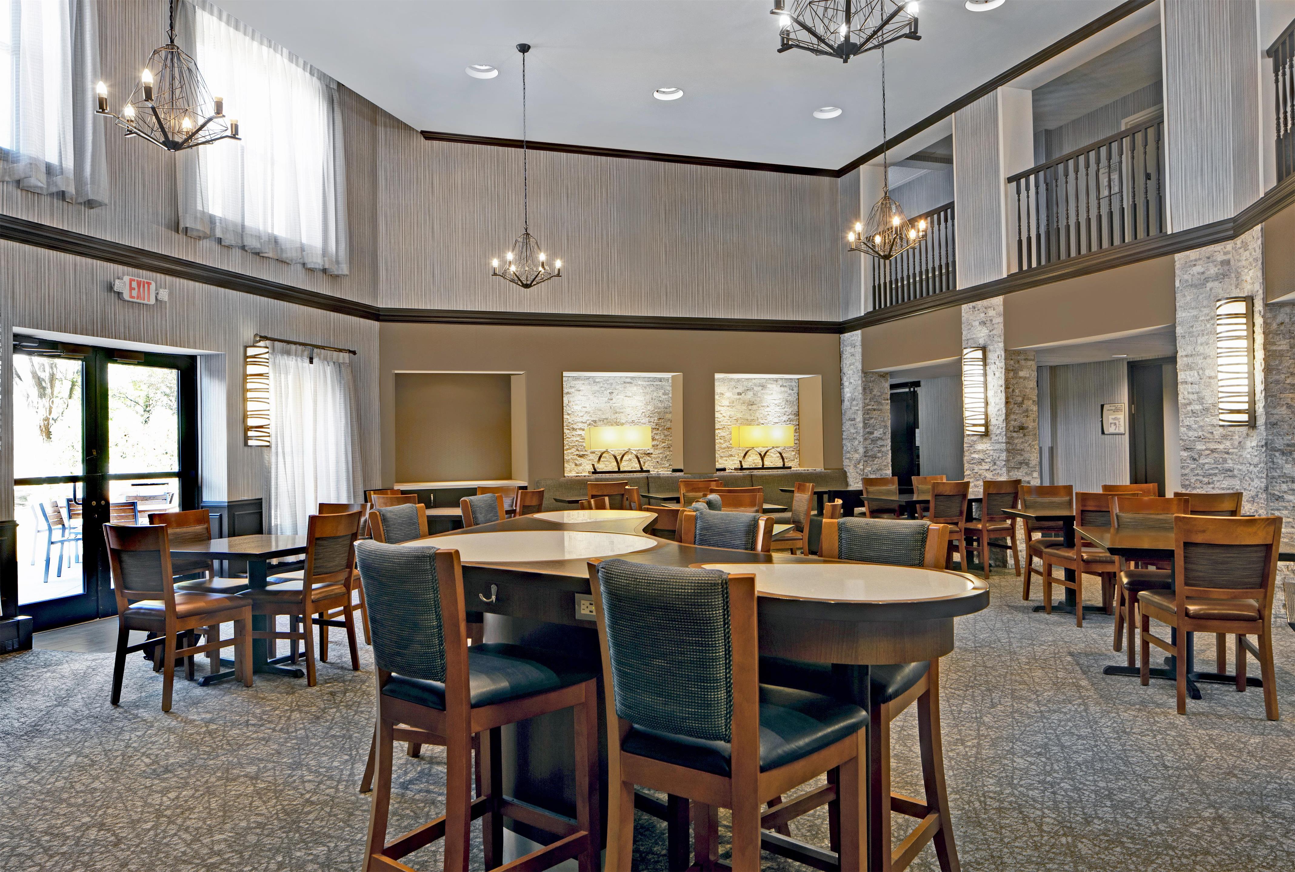 Breakfast Area | Homewood Suites by Hilton Chicago-Lincolnshire