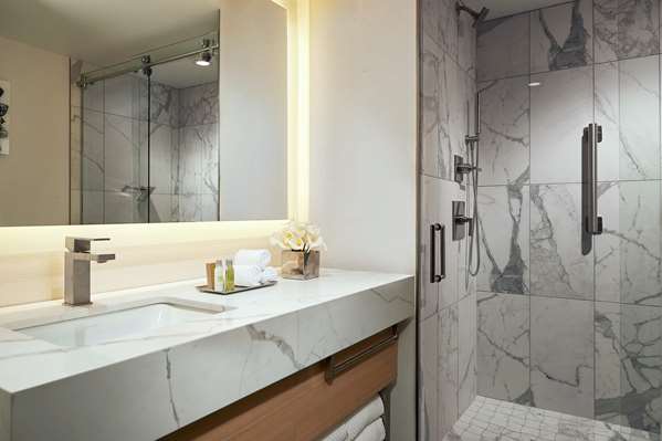  - DoubleTree by Hilton Hotel Magnificent Mile Chicago