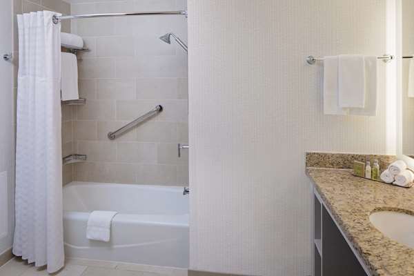  - DoubleTree by Hilton Hotel Magnificent Mile Chicago