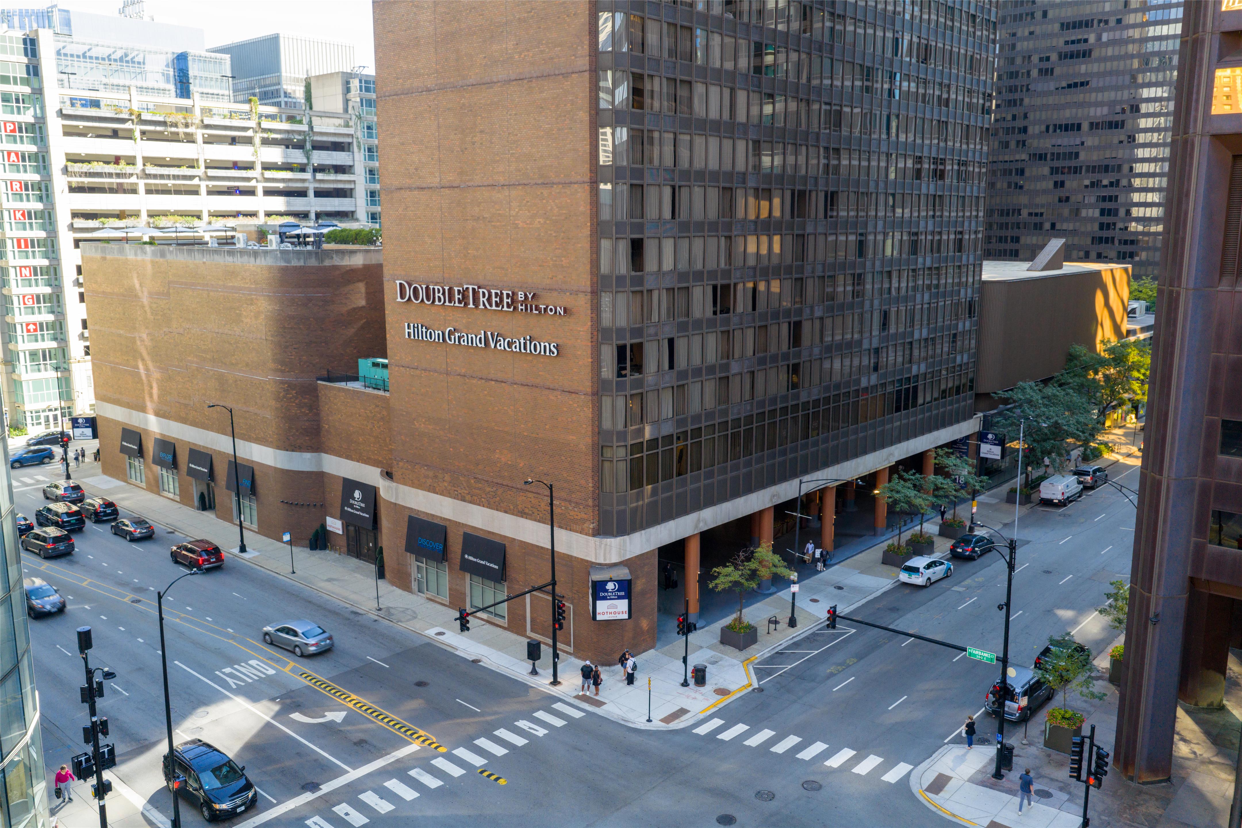Exterior | DoubleTree by Hilton Chicago - Magnificent Mile
