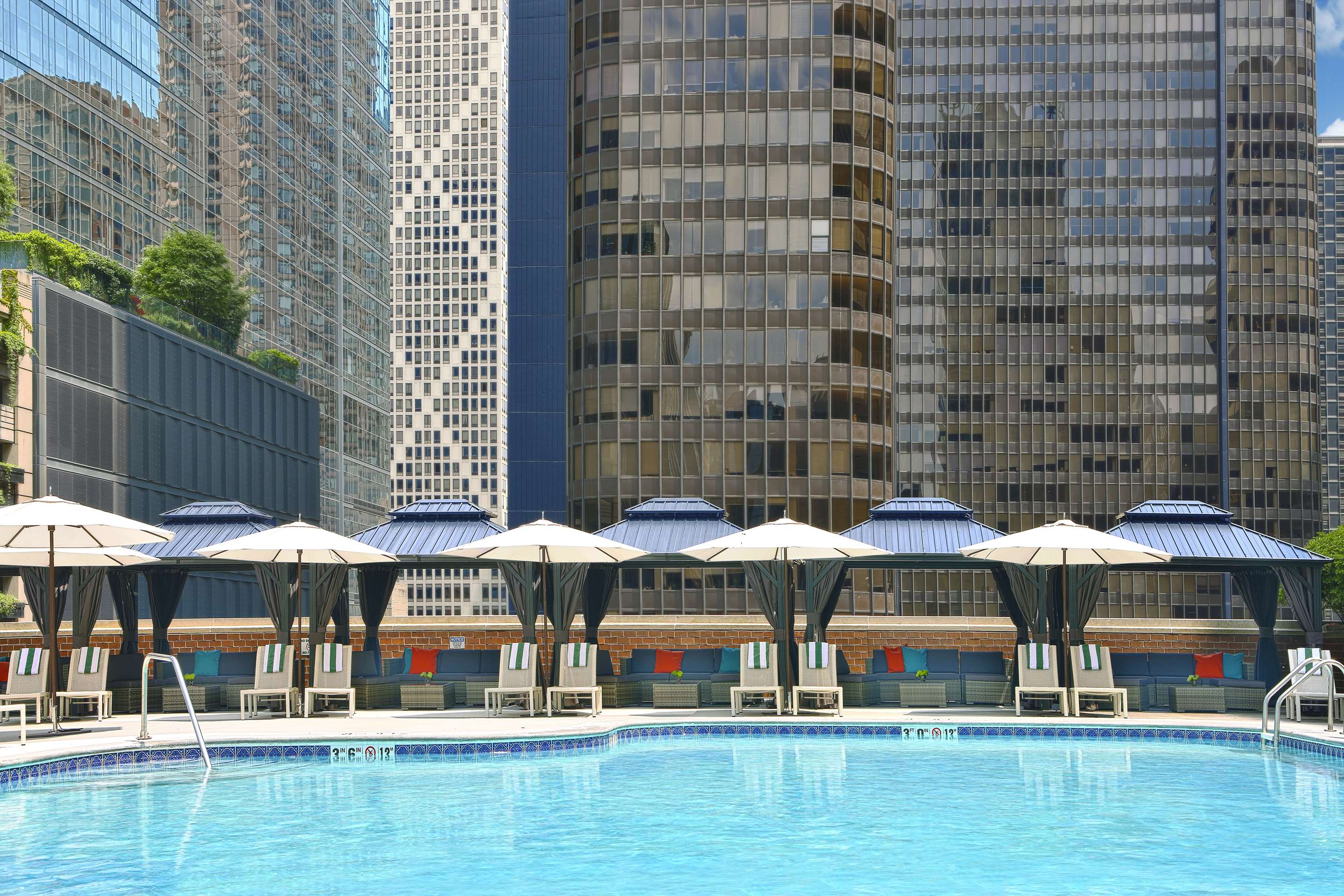 Pool | DoubleTree by Hilton Chicago - Magnificent Mile
