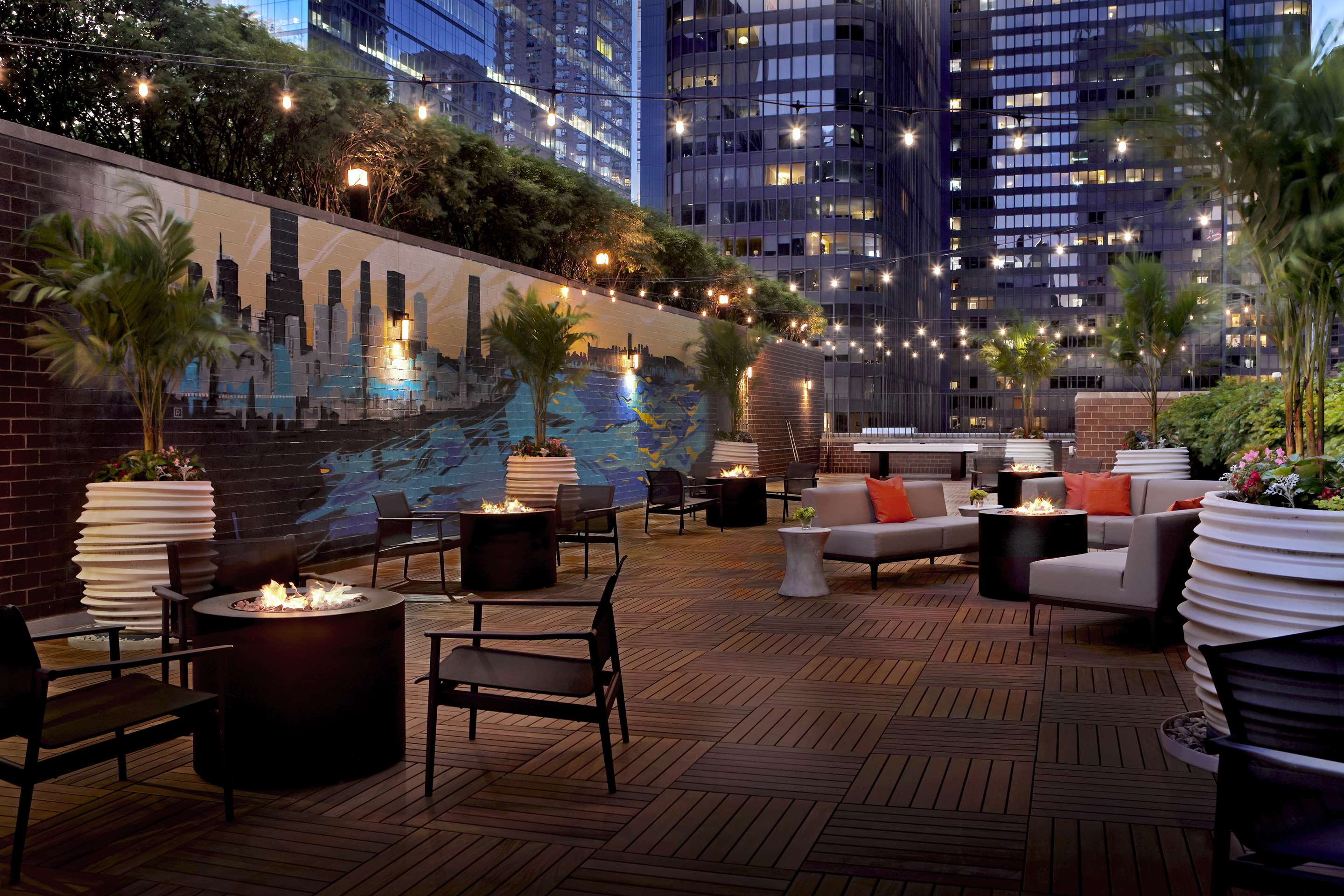 Exterior | DoubleTree by Hilton Chicago - Magnificent Mile