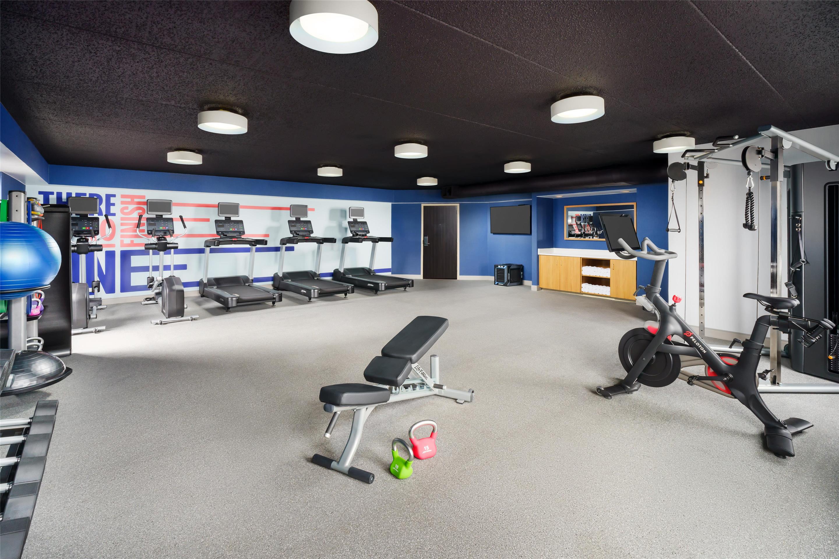 Health club fitness center gym | Hampton Inn Chicago-Midway Airport