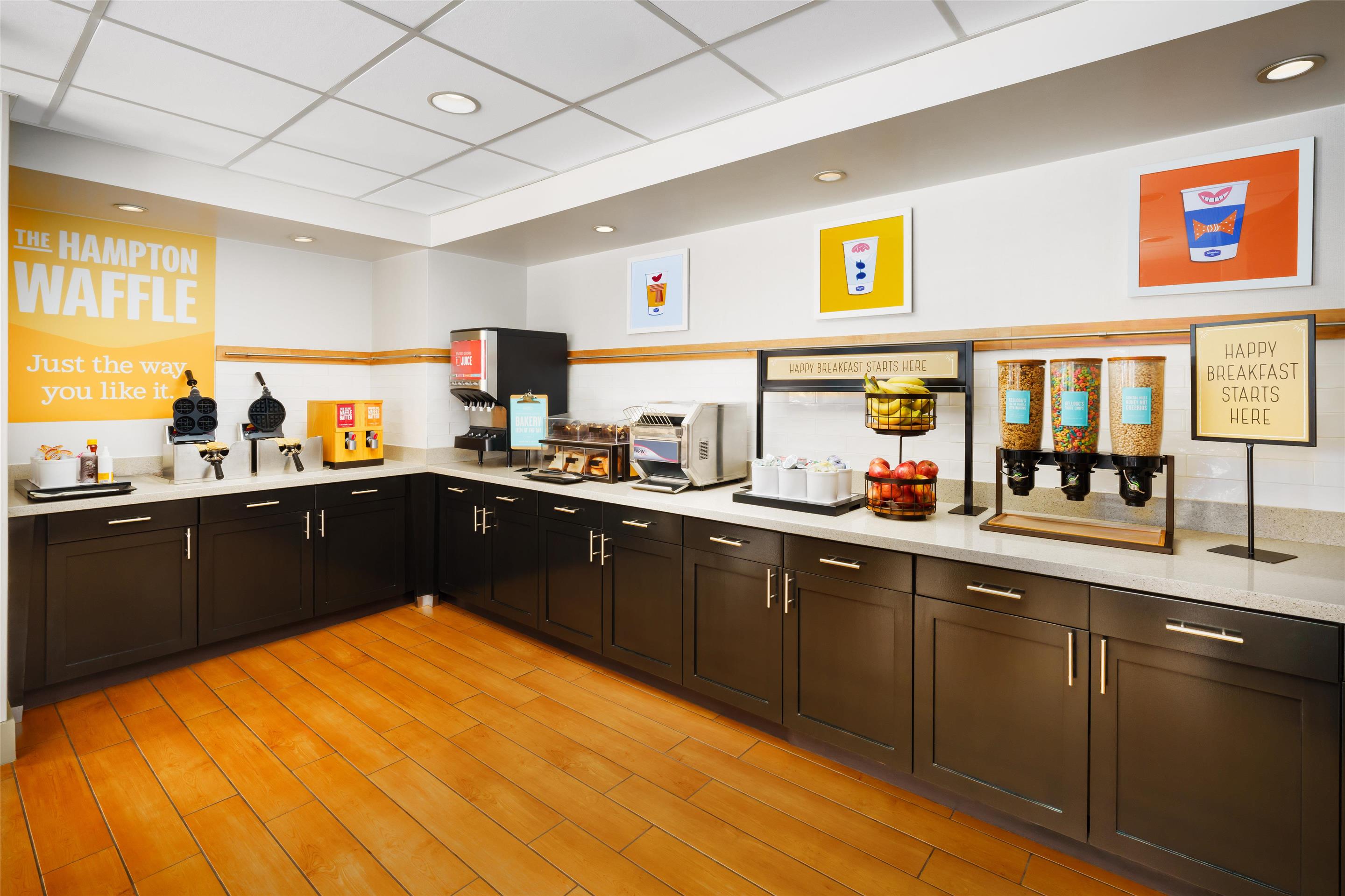 Breakfast Area | Hampton Inn Chicago-Midway Airport