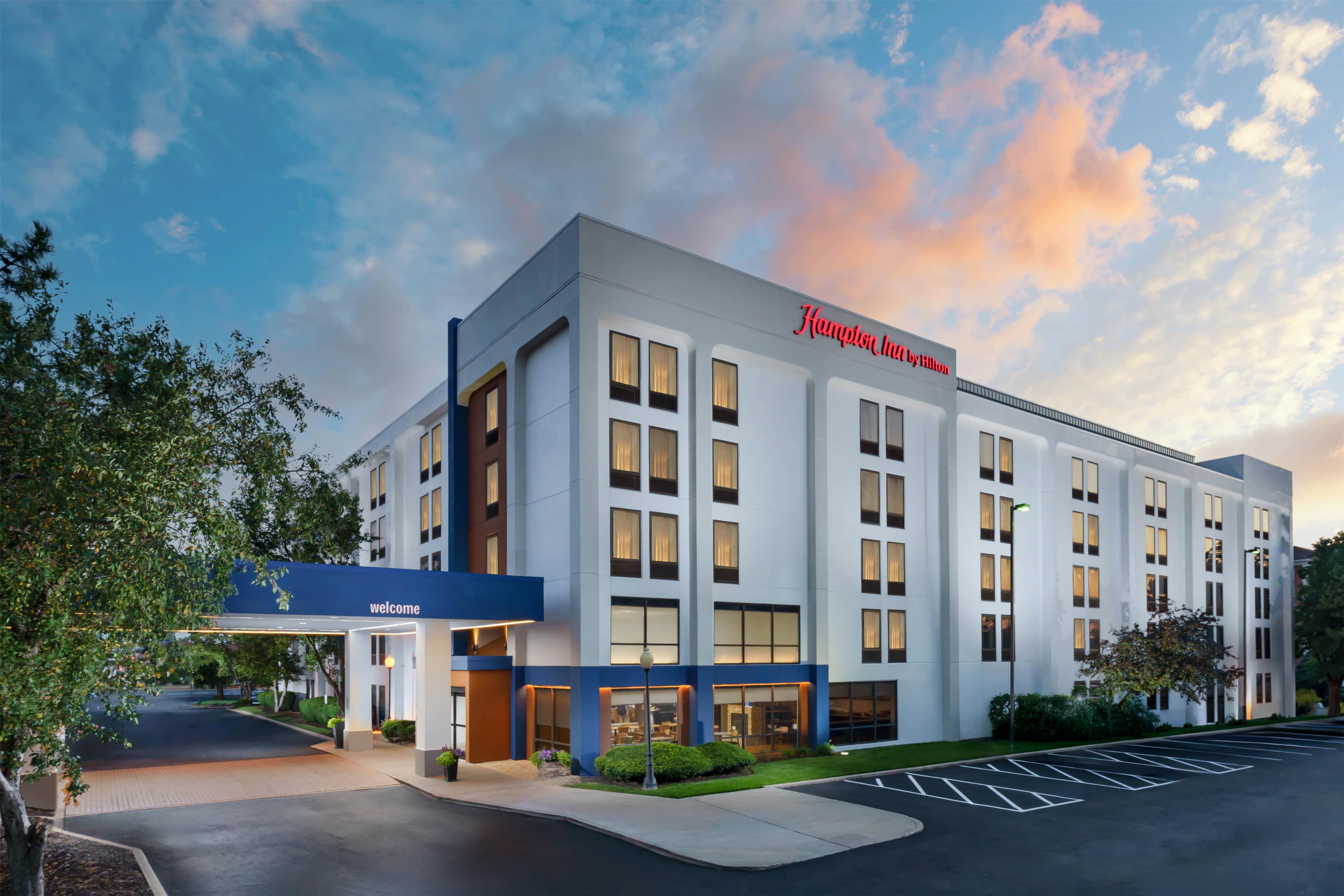 Exterior | Hampton Inn by Hilton Chicago-Midway Airport