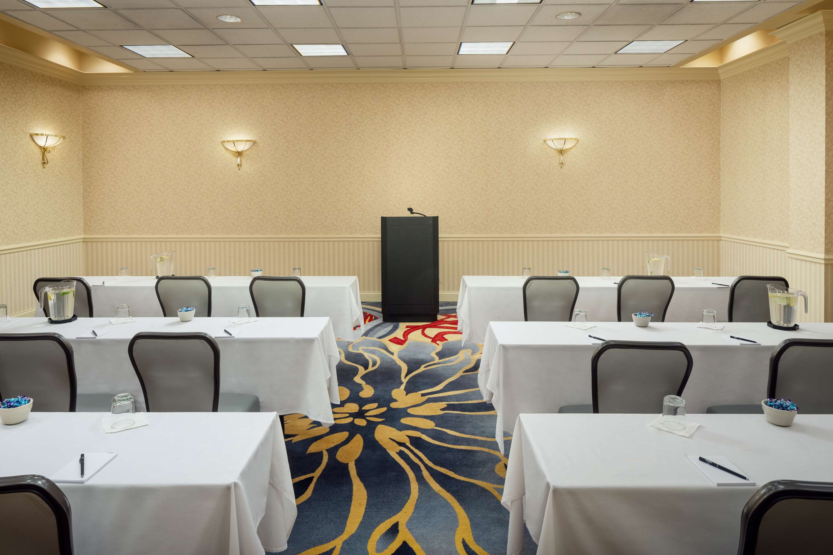 Meeting Room | Hilton Chicago/Northbrook
