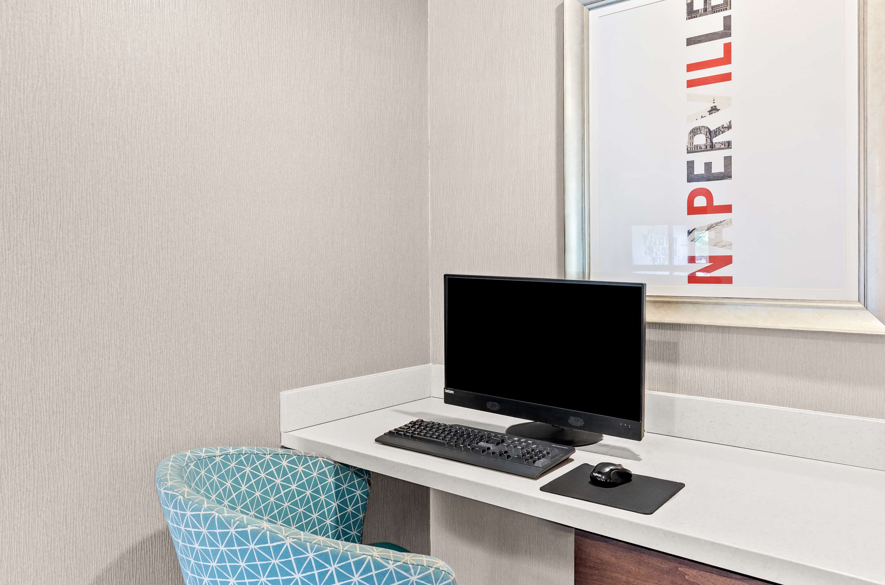 Business Center | Hampton Inn Chicago/Naperville