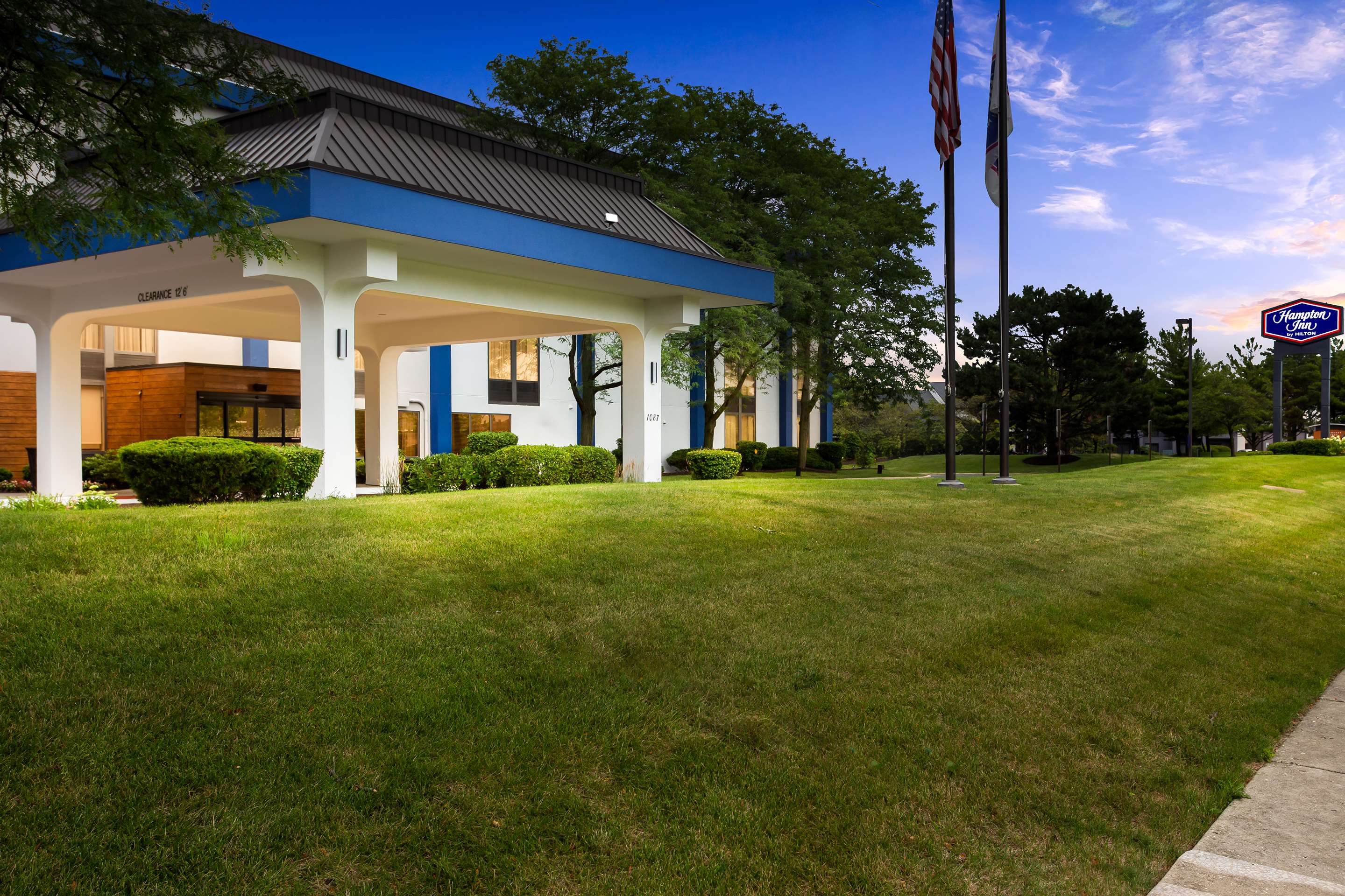 Exterior | Hampton Inn Chicago/Naperville