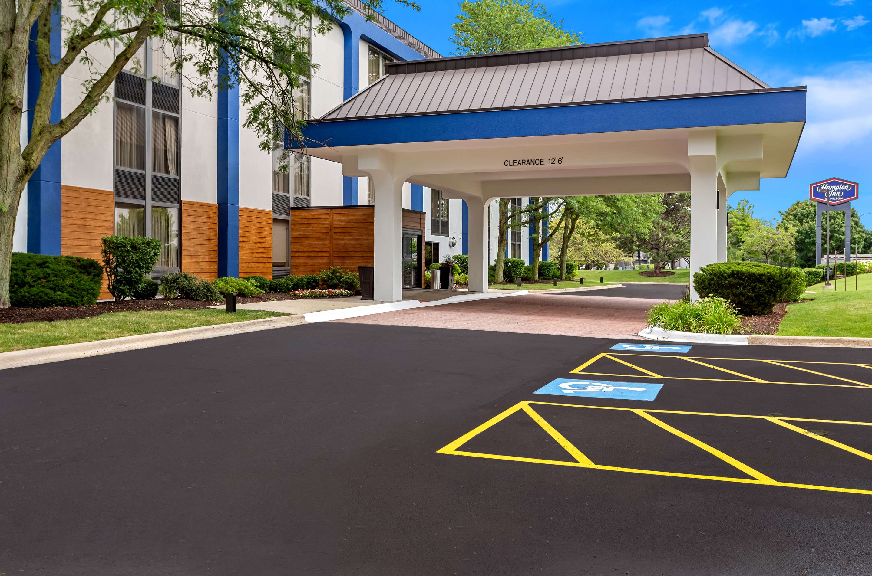 Exterior | Hampton Inn Chicago/Naperville